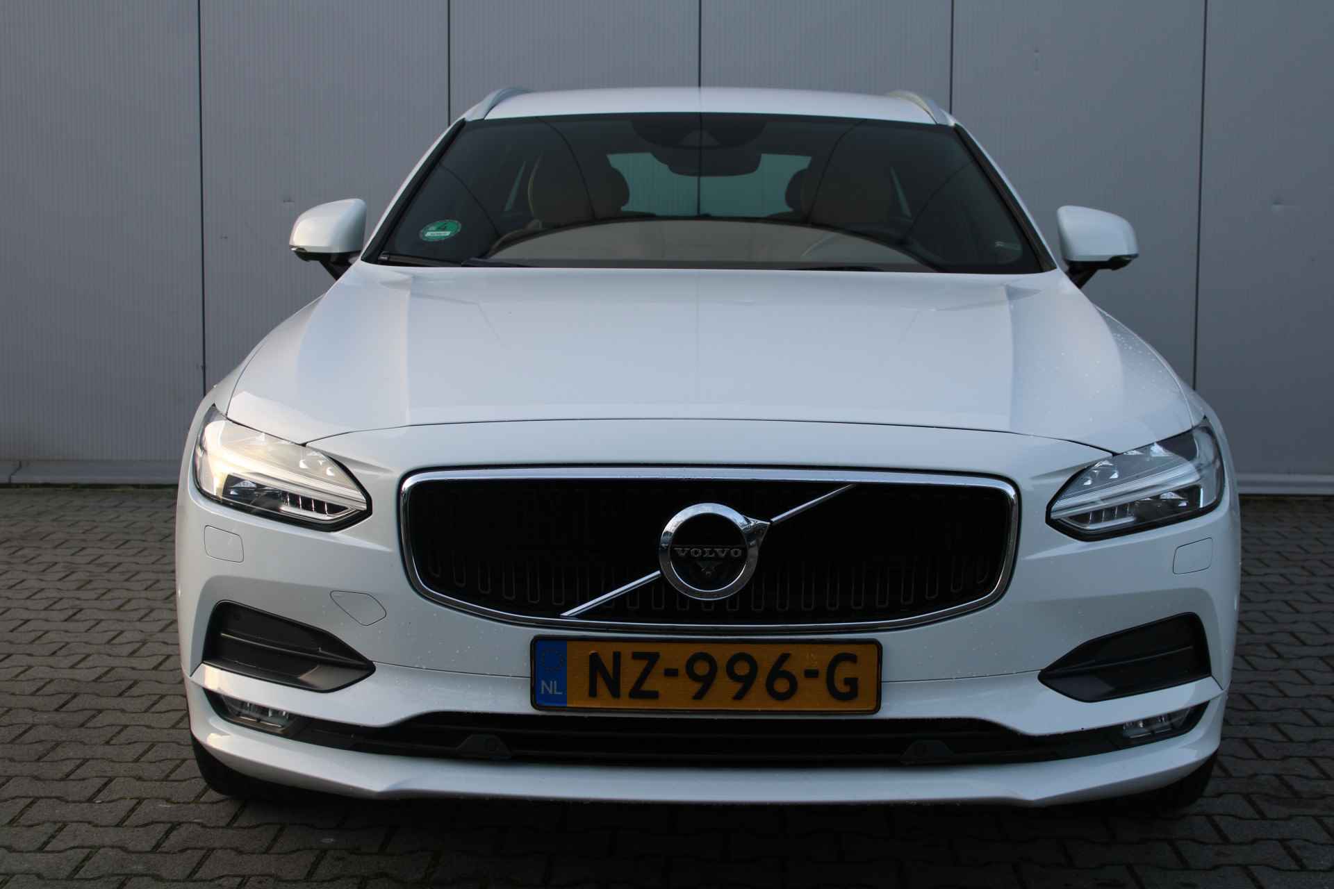 Volvo V90 D4 Automaat Momentum | Dealer onderhouden | Leder  | Full LED | - 4/32