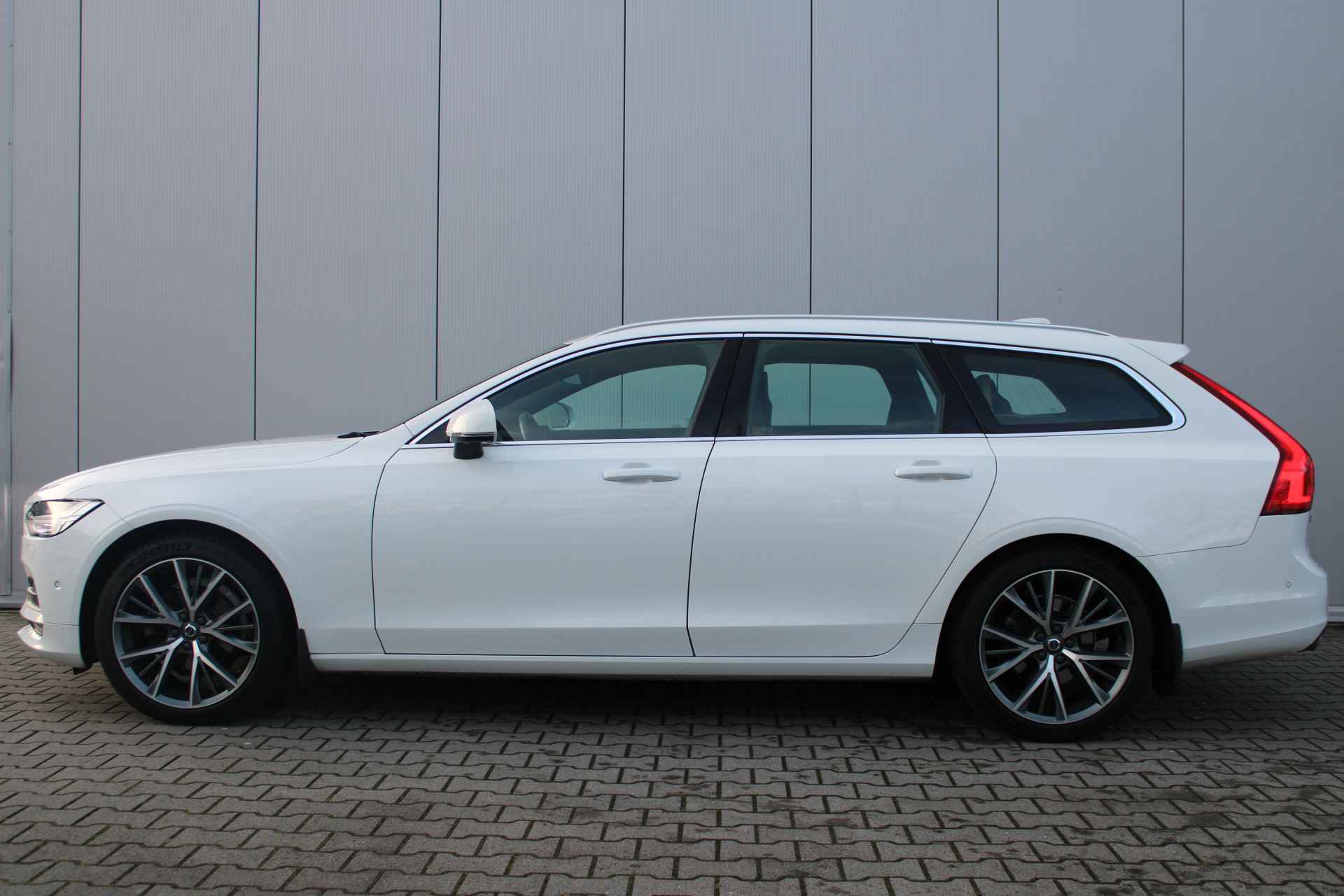 Volvo V90 D4 Automaat Momentum | Dealer onderhouden | Leder  | Full LED | - 5/32