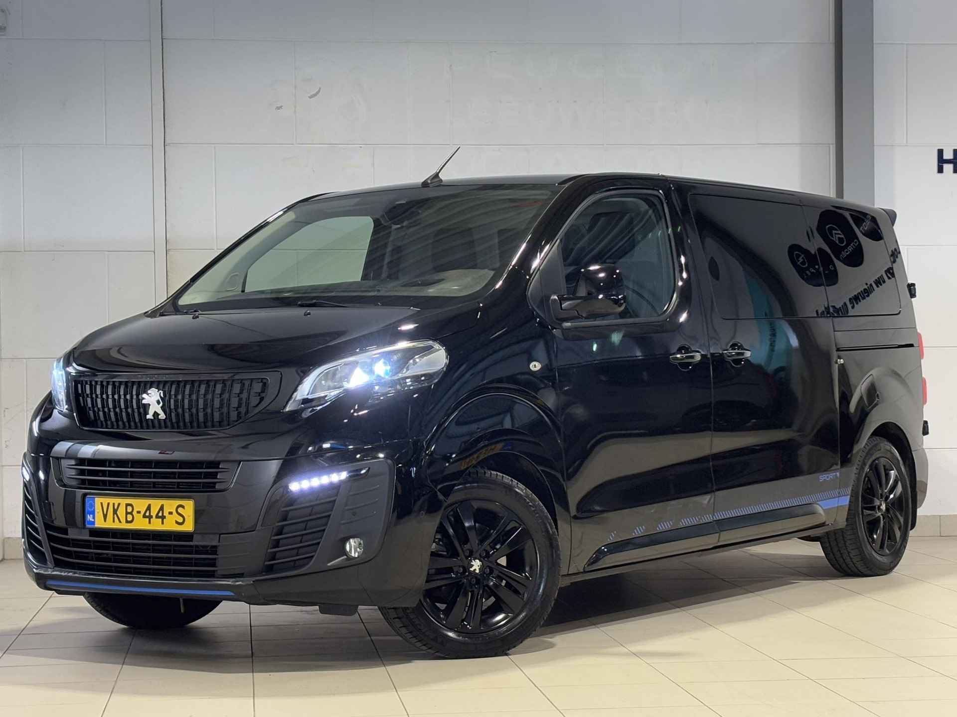 Peugeot Expert GB L2 Asphalt Sport Edition 2.0 BlueHDi 180pk EAT8 AUTOMAAT | BPM-VRIJ! | NAVI | 2 x SCHUIFDEUR | TREKHAAK | CAMERA | LEDER | XENON | ADAPTIVE CRUISE - 4/72