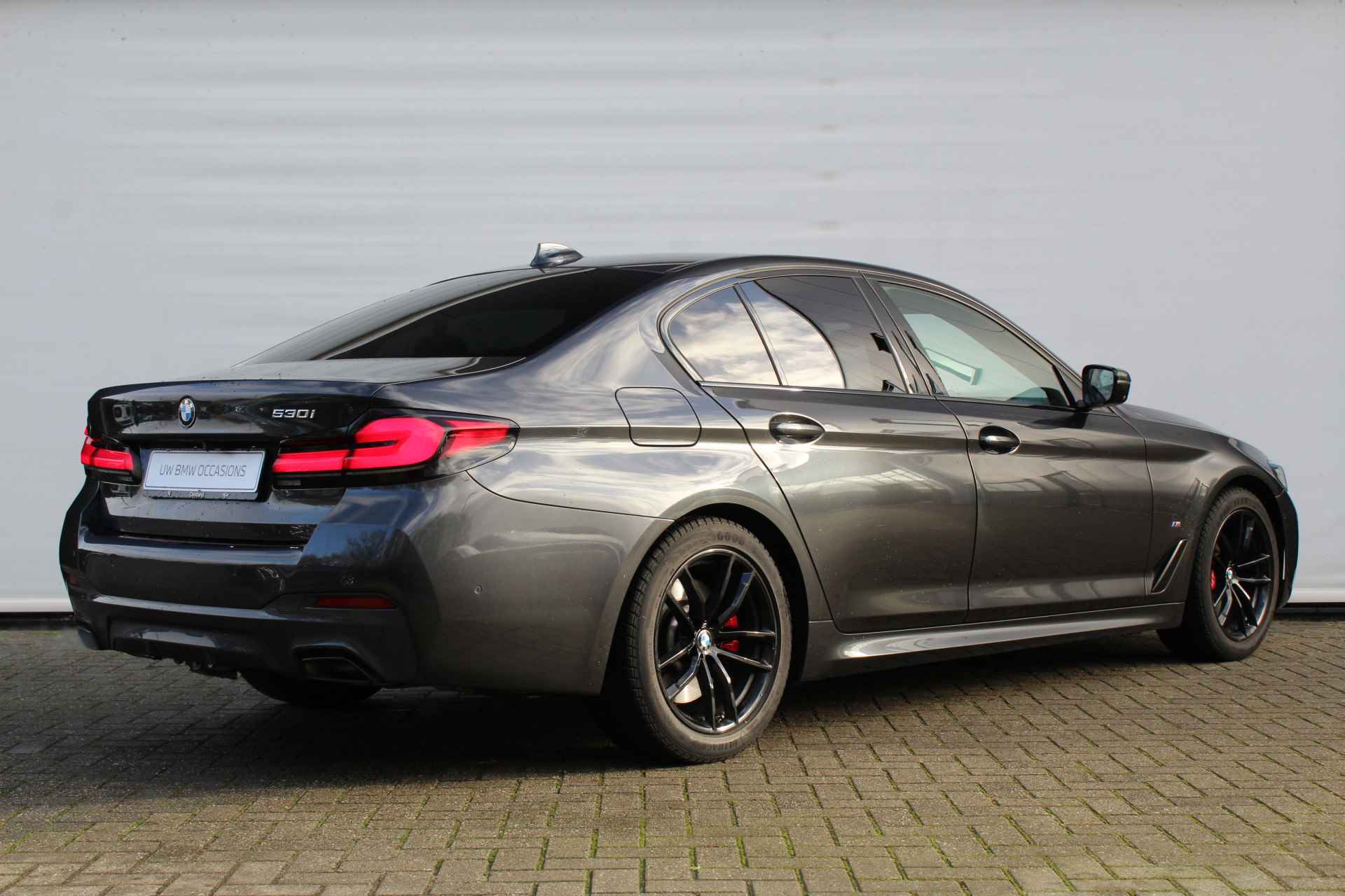 BMW 5 Serie 530i High Executive M Sport Automaat / Laserlicht / Parking Assistant Plus / Comfort Access / M Sportonderstel / Driving Assistant Professional - 4/29