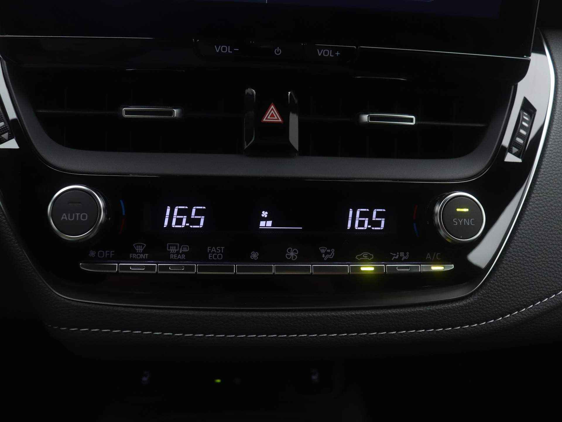 Toyota Corolla Touring Sports 1.8 Hybrid GR-Sport *DEMO* | Sportstoelen | Stoelverwarming | - 12/41