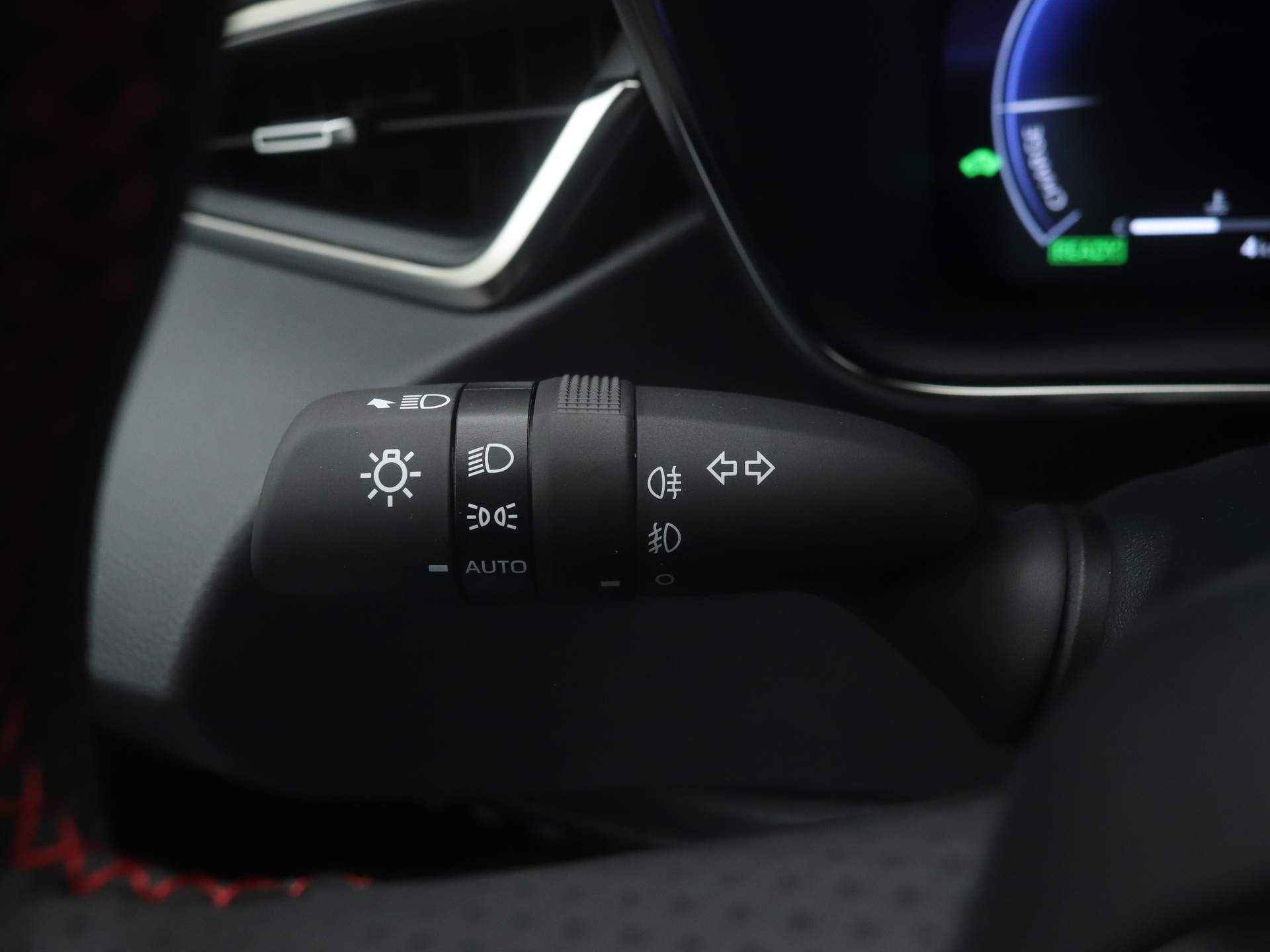Toyota Corolla Touring Sports 1.8 Hybrid GR-Sport *DEMO* | Sportstoelen | Stoelverwarming | - 22/41