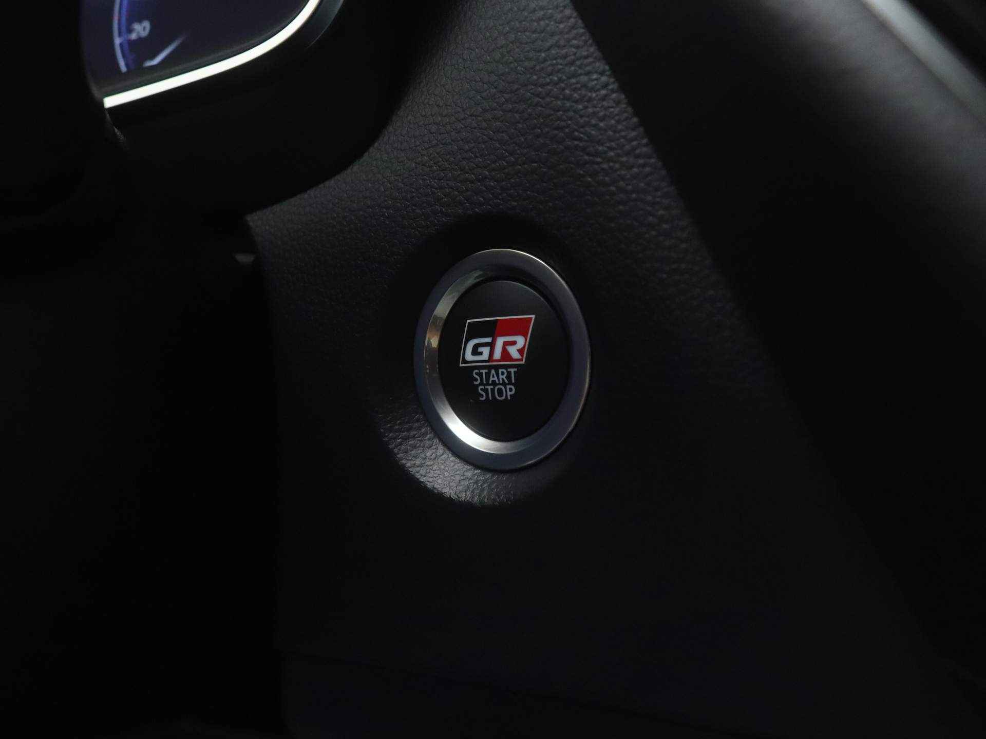 Toyota Corolla Touring Sports 1.8 Hybrid GR-Sport *DEMO* | Sportstoelen | Stoelverwarming | - 24/41