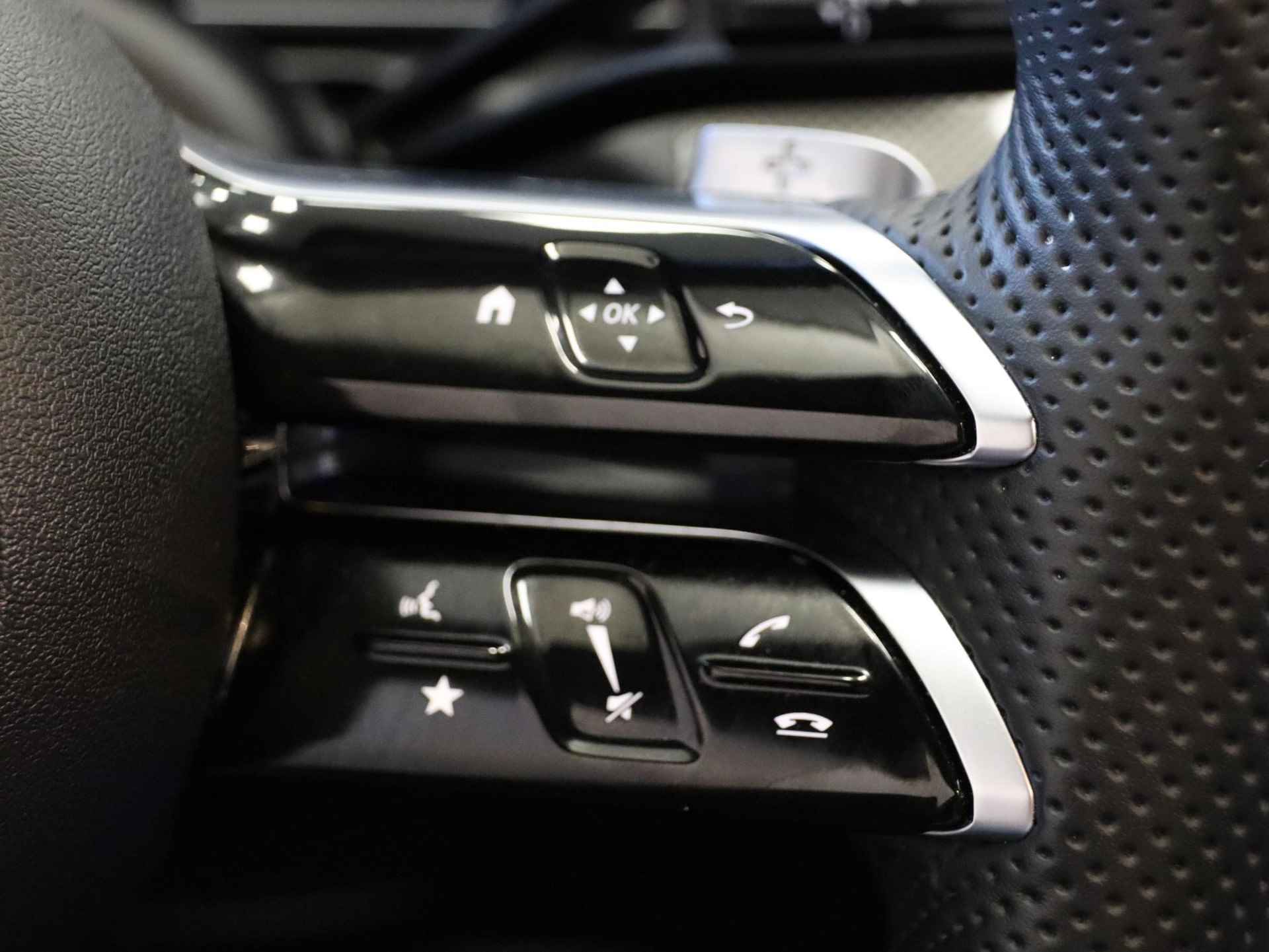 Mercedes-Benz C-klasse Estate 300 e AMG Line | Plug-In hybride | Panoramaschuifdak | Rondom camera | Trekhaak | Lederen bekleding | Zeer complete auto! - 50/51