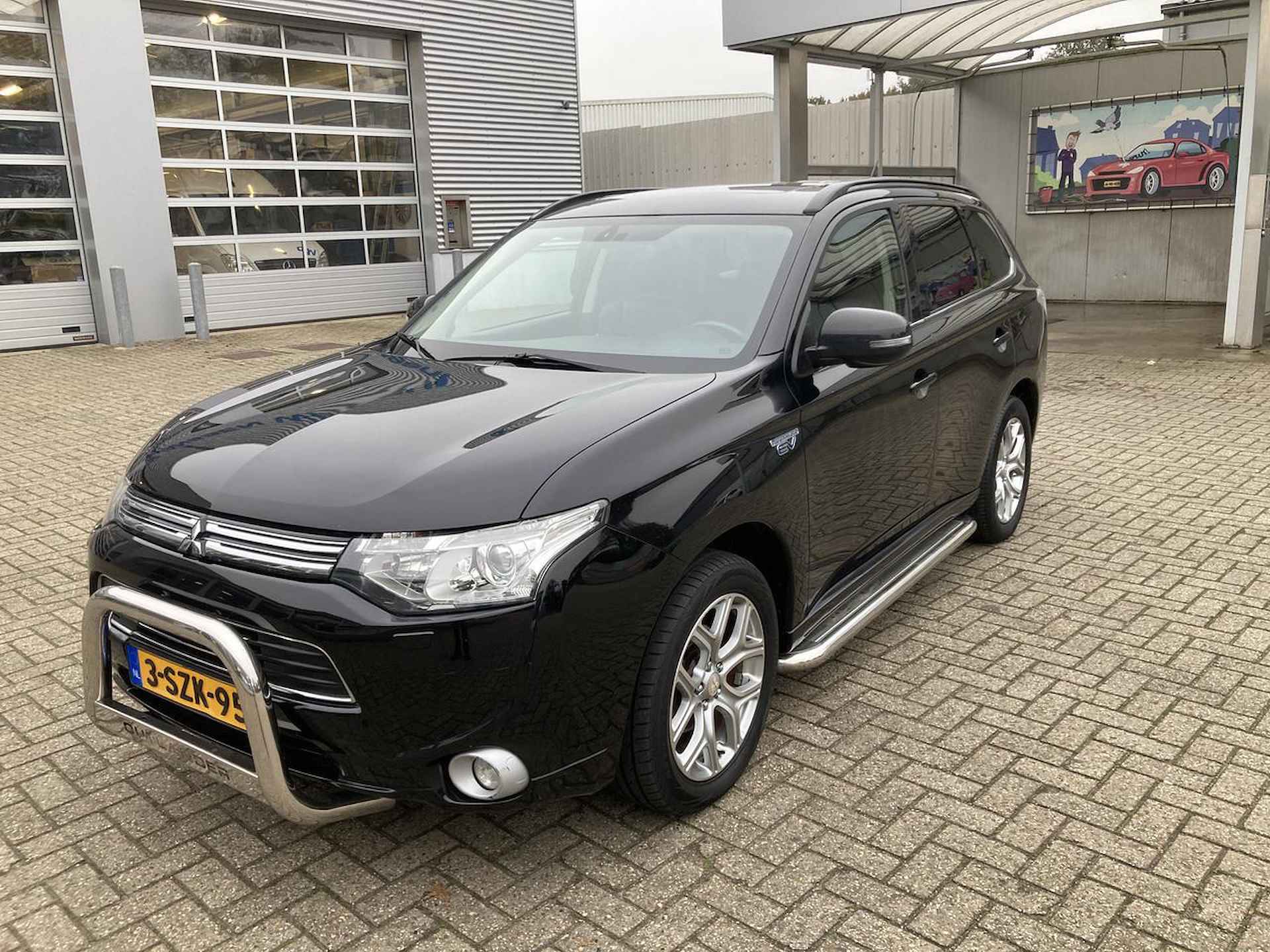 Mitsubishi Outlander - 2/13