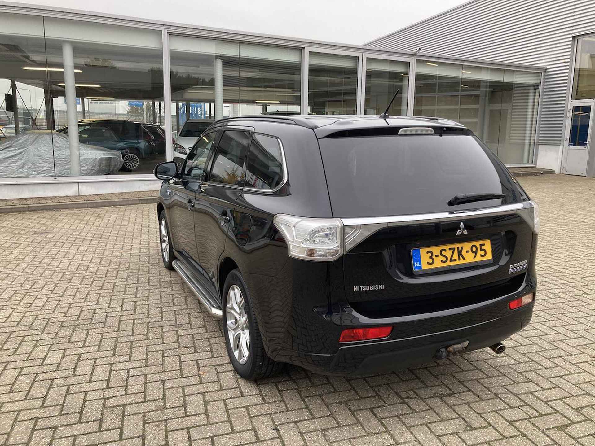 Mitsubishi Outlander - 5/13