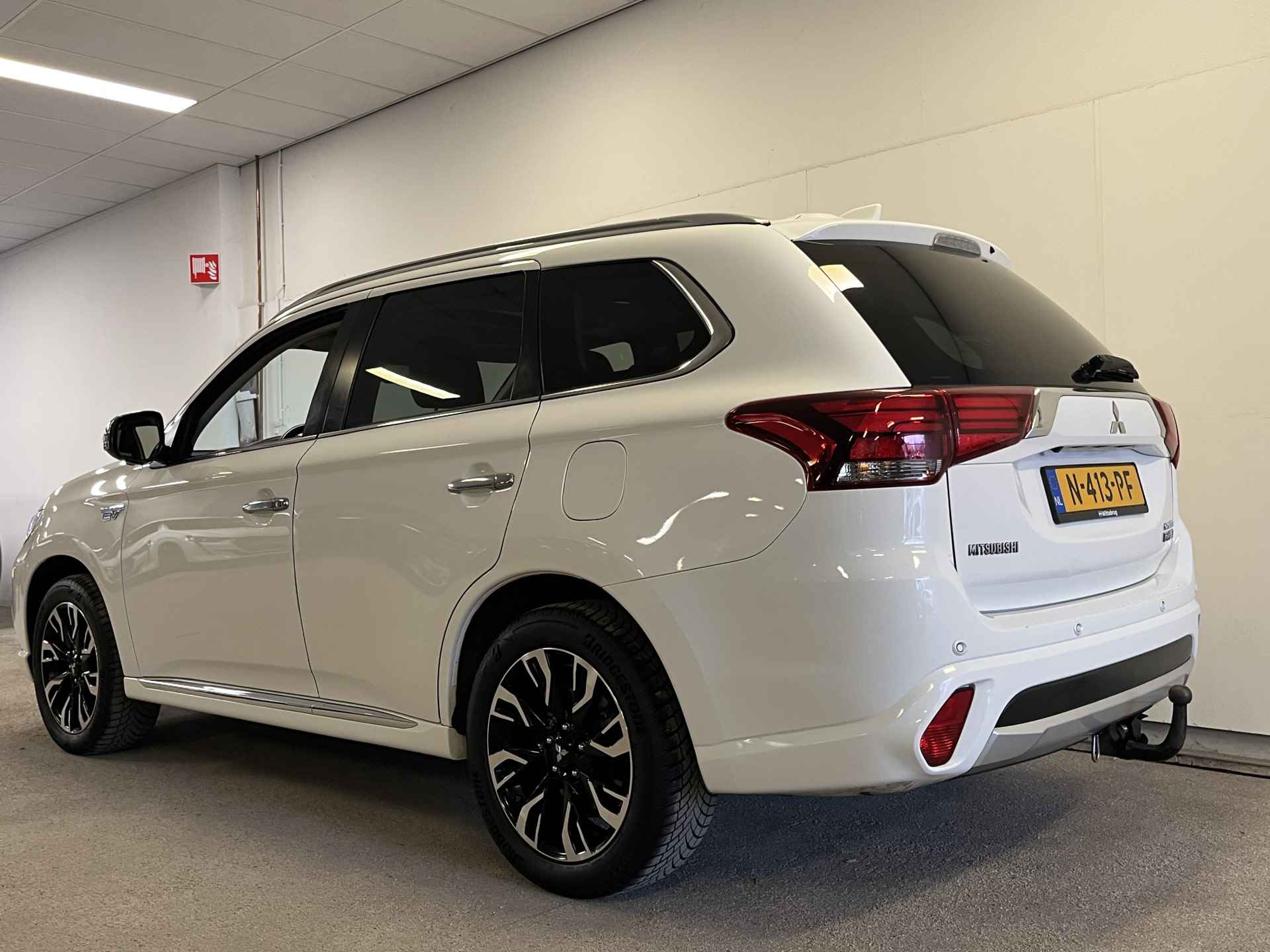 Mitsubishi Outlander 2.0 PHEV Premium Luxe uitvoering met trekhaak!! - 6/35