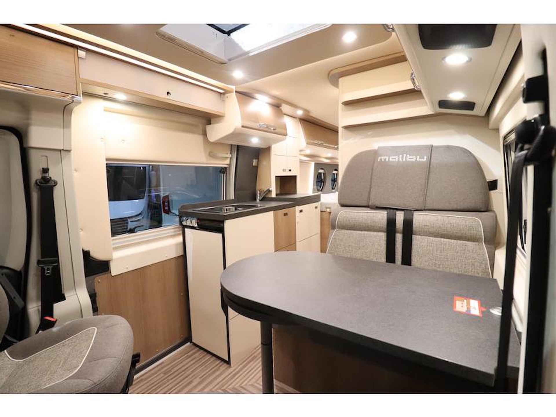 Malibu First Class Two Room 640 LERB GT skyview - 12/18