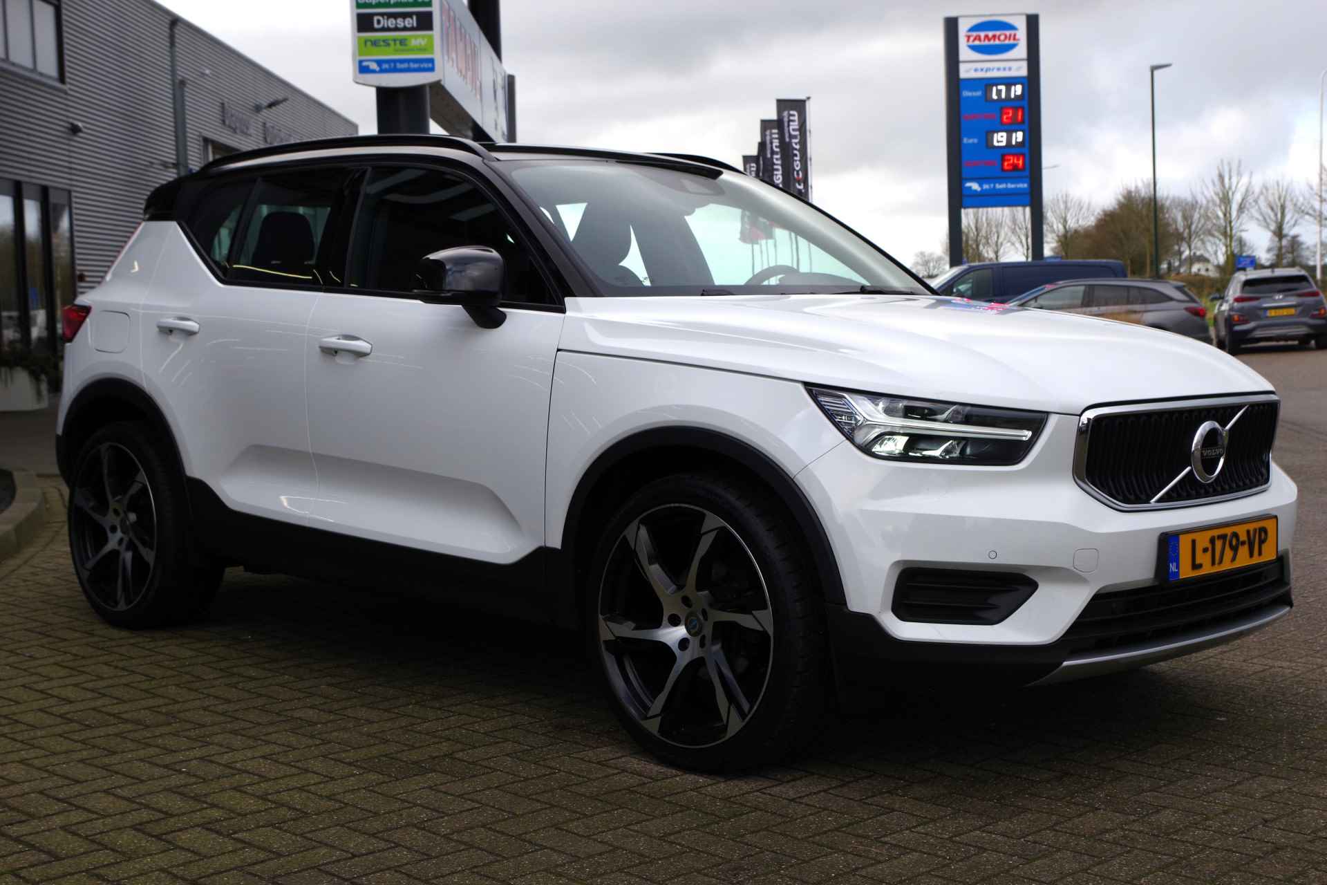 Volvo XC40 1.5 T3 157 PK Momentum, LED, Trekhaak, Harman / Kardonn, Camera, Stoelverwarming - 5/41