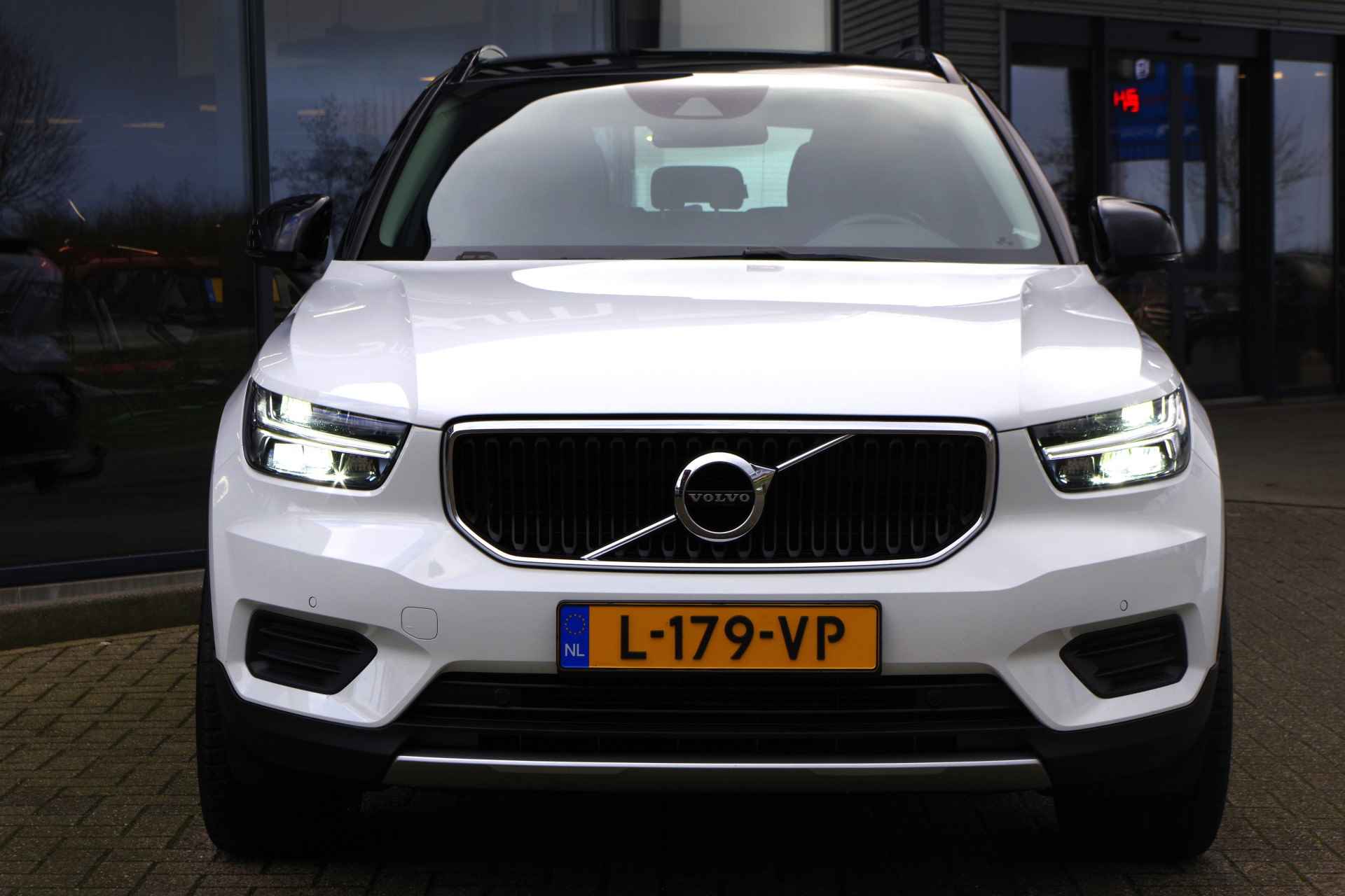 Volvo XC40 1.5 T3 157 PK Momentum, LED, Trekhaak, Harman / Kardonn, Camera, Stoelverwarming - 6/41