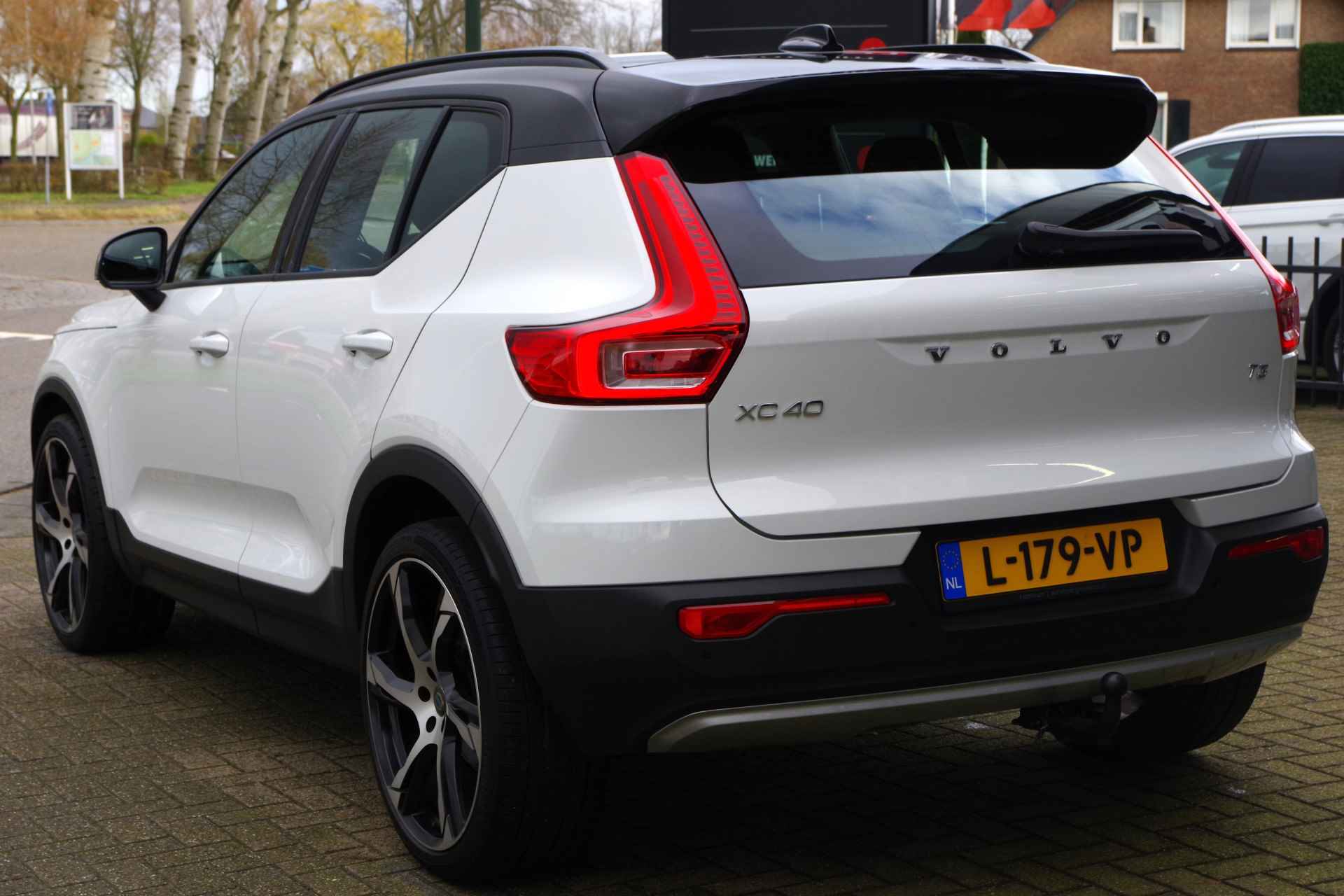 Volvo XC40 1.5 T3 157 PK Momentum, LED, Trekhaak, Harman / Kardonn, Camera, Stoelverwarming - 12/41