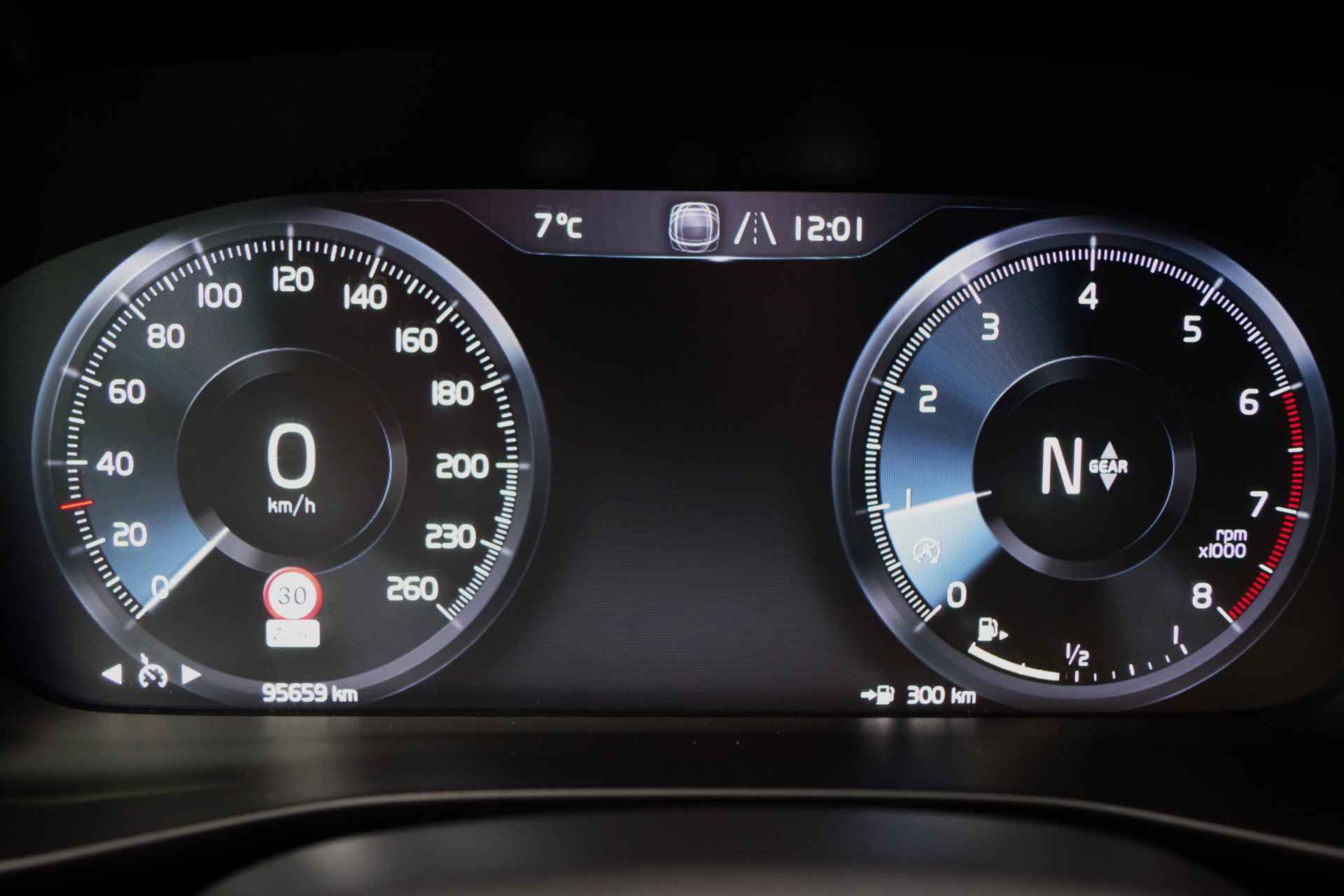 Volvo XC40 1.5 T3 157 PK Momentum, LED, Trekhaak, Harman / Kardonn, Camera, Stoelverwarming - 14/41