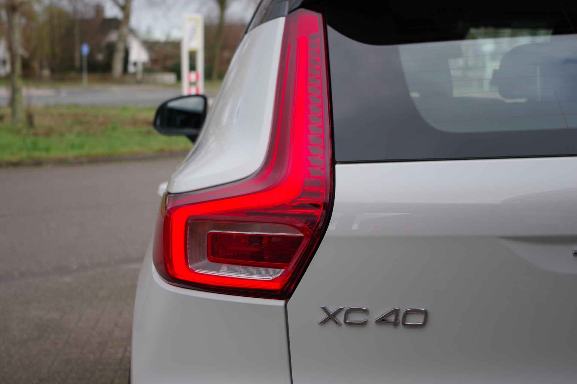 Volvo XC40 1.5 T3 157 PK Momentum, LED, Trekhaak, Harman / Kardonn, Camera, Stoelverwarming - 18/41