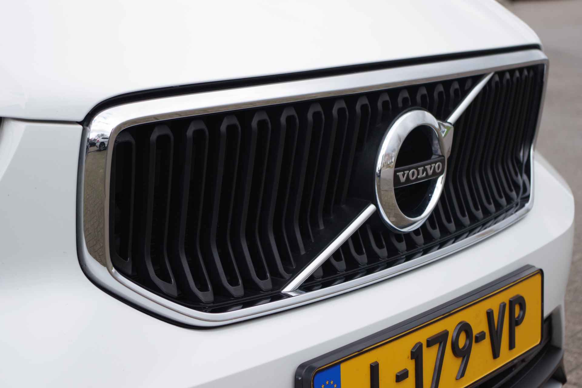 Volvo XC40 1.5 T3 157 PK Momentum, LED, Trekhaak, Harman / Kardonn, Camera, Stoelverwarming - 21/41