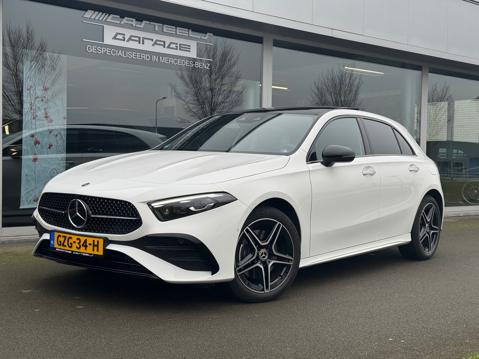 Mercedes-Benz A-klasse 250 e AMG Line automaat , Night-pakket paoramadak , Memory stoelen