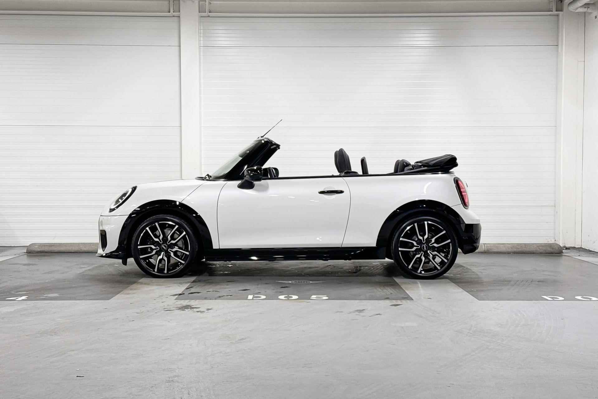 MINI Cabrio Cooper S John Cooper Works | Pakket XL | 18inch - 21/24