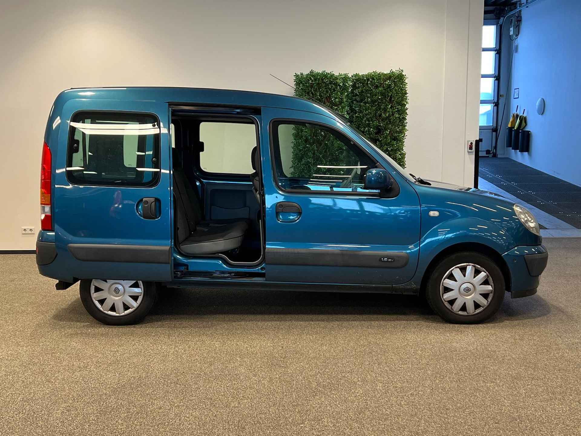 Renault Kangoo Rolstoelauto Automaat (airco) 3+1 of 5+0 - 11/33