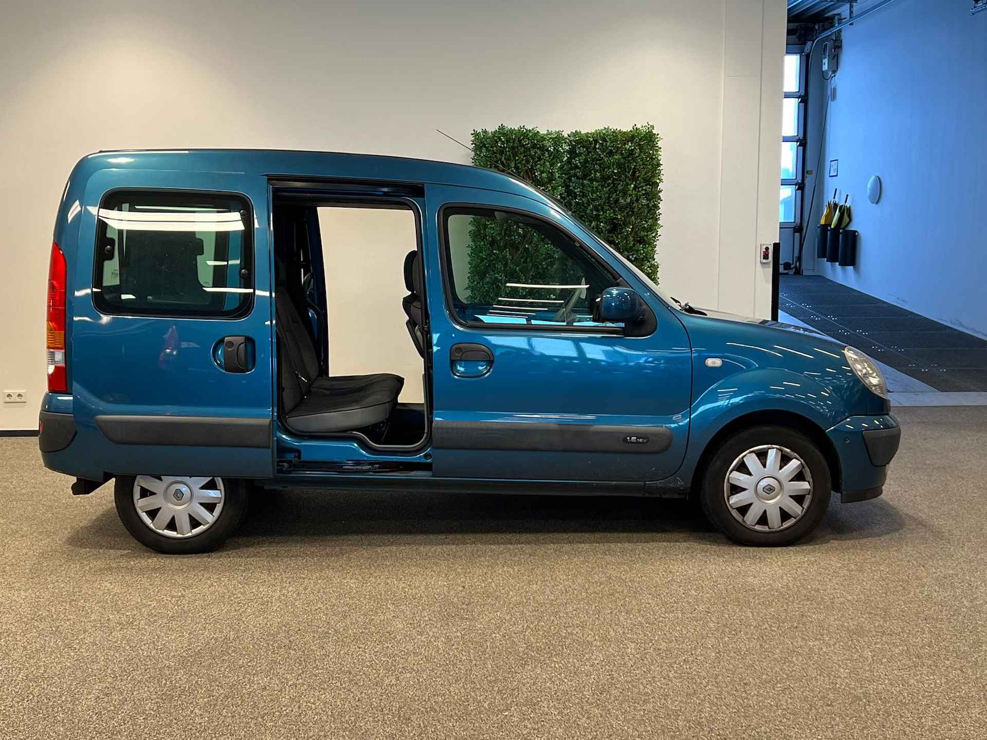 Renault Kangoo Rolstoelauto Automaat (airco) 3+1 of 5+0 - 12/33