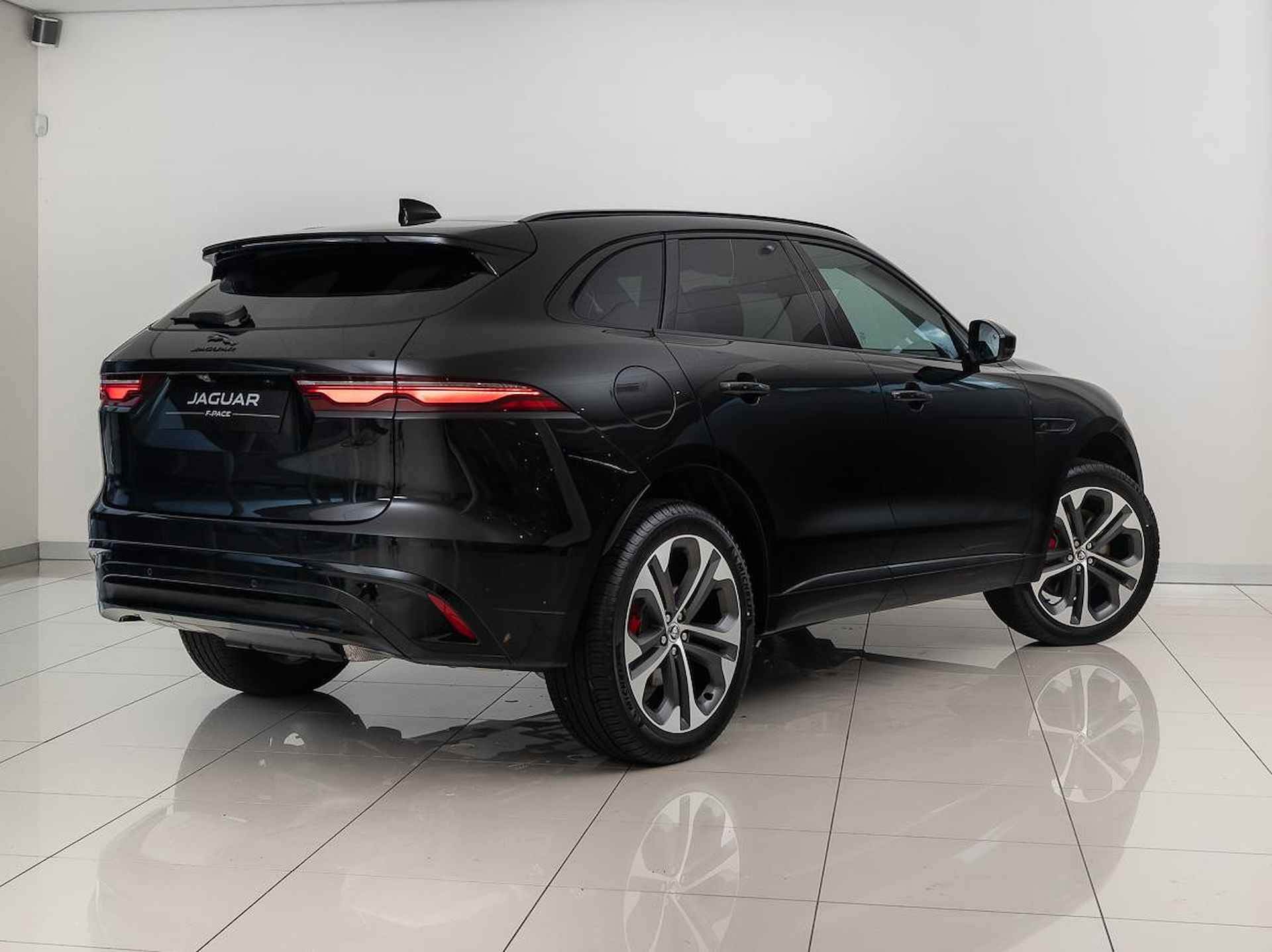 Jaguar F-PACE 2.0 P400e PHEV R-Dynamic HSE | Massage | Black Pack | HuD | Fabrieksgarantie tot 2029 - 2/26