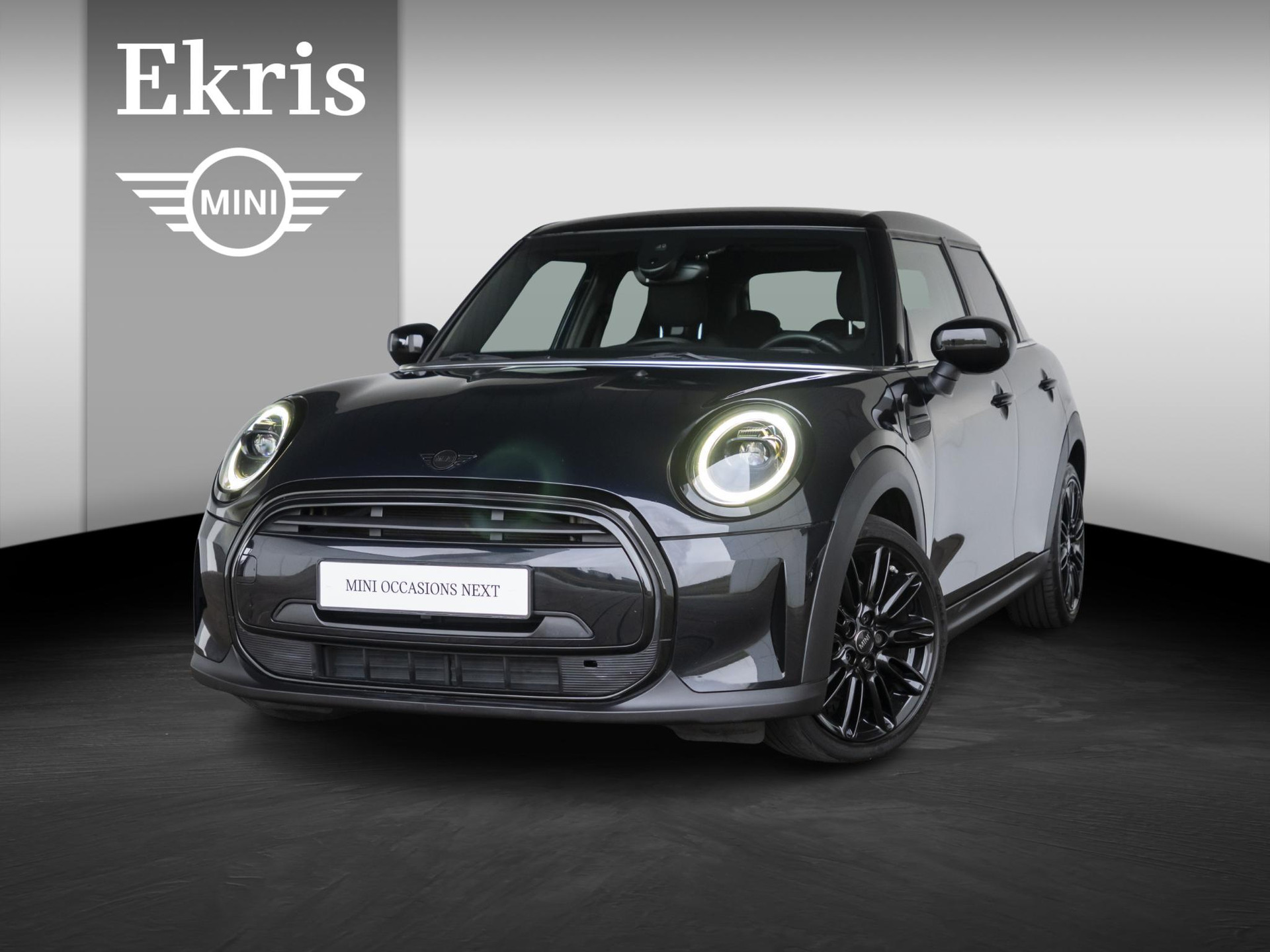 MINI 5-deurs Cooper Aut. Driving Assistant Pakket + Piano Black Exterior pack