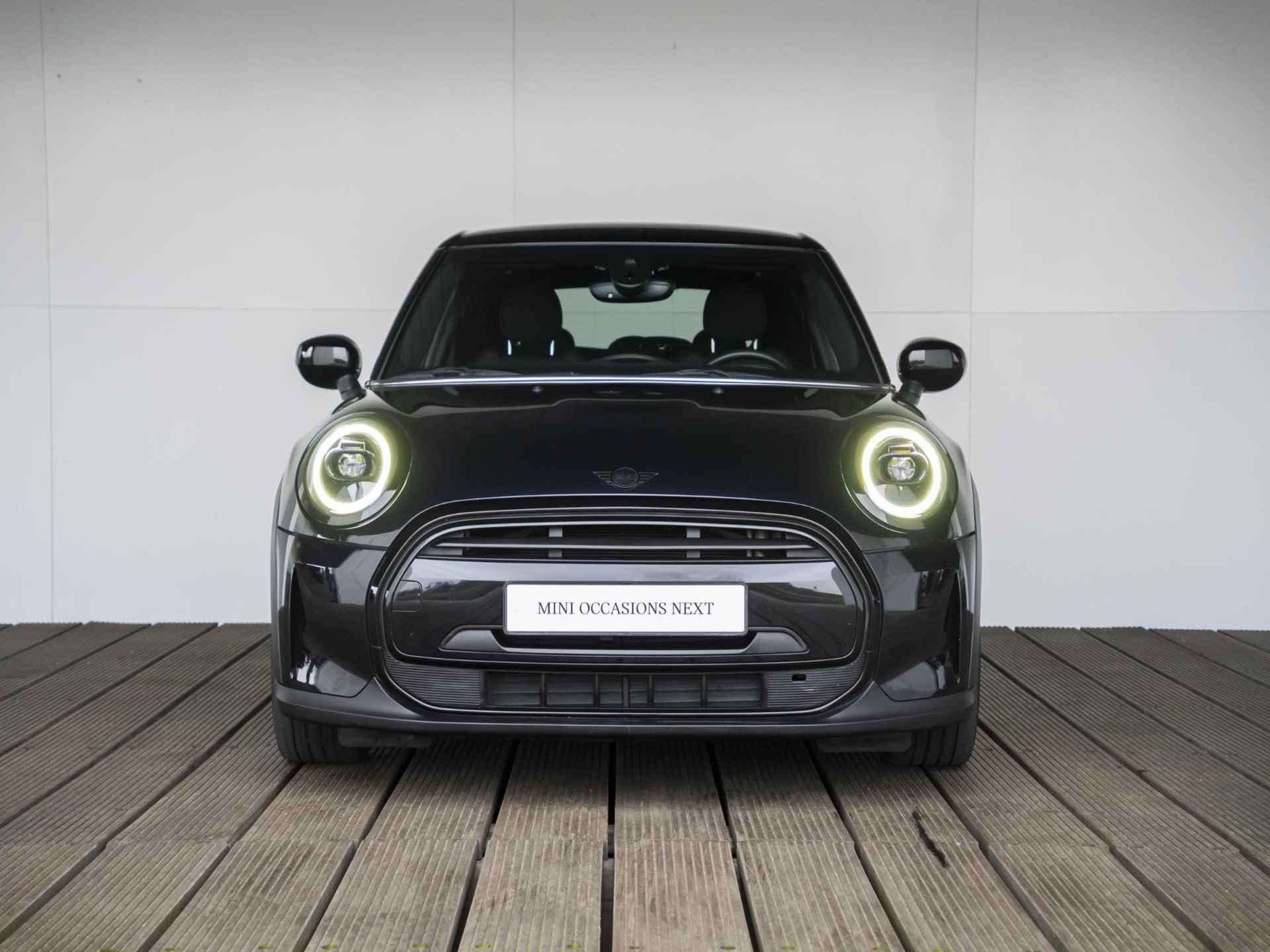 MINI 5-deurs Cooper Aut. Driving Assistant Pakket + Piano Black Exterior pack - 3/42