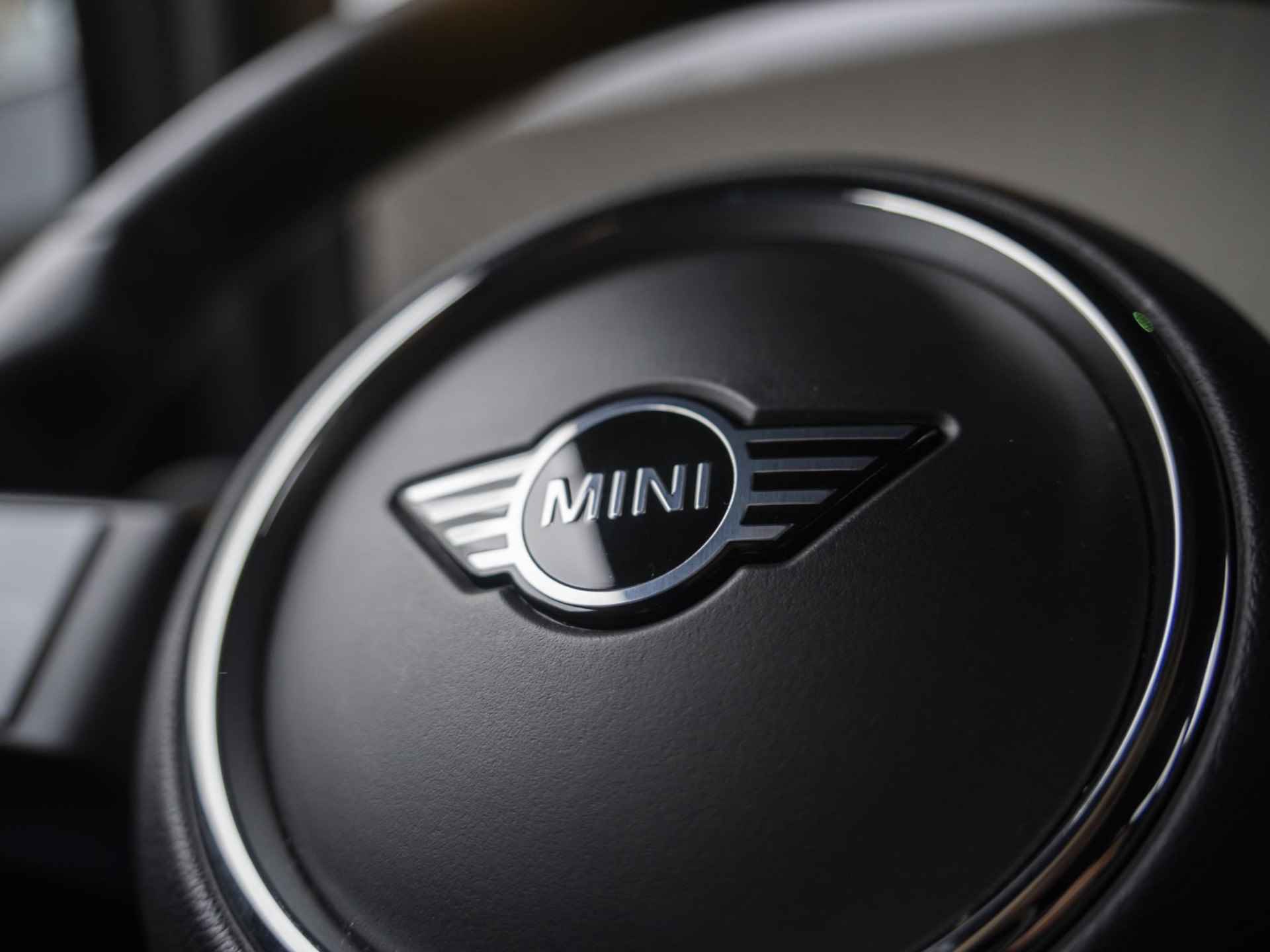 MINI 5-deurs Cooper Aut. Driving Assistant Pakket + Piano Black Exterior pack - 21/42