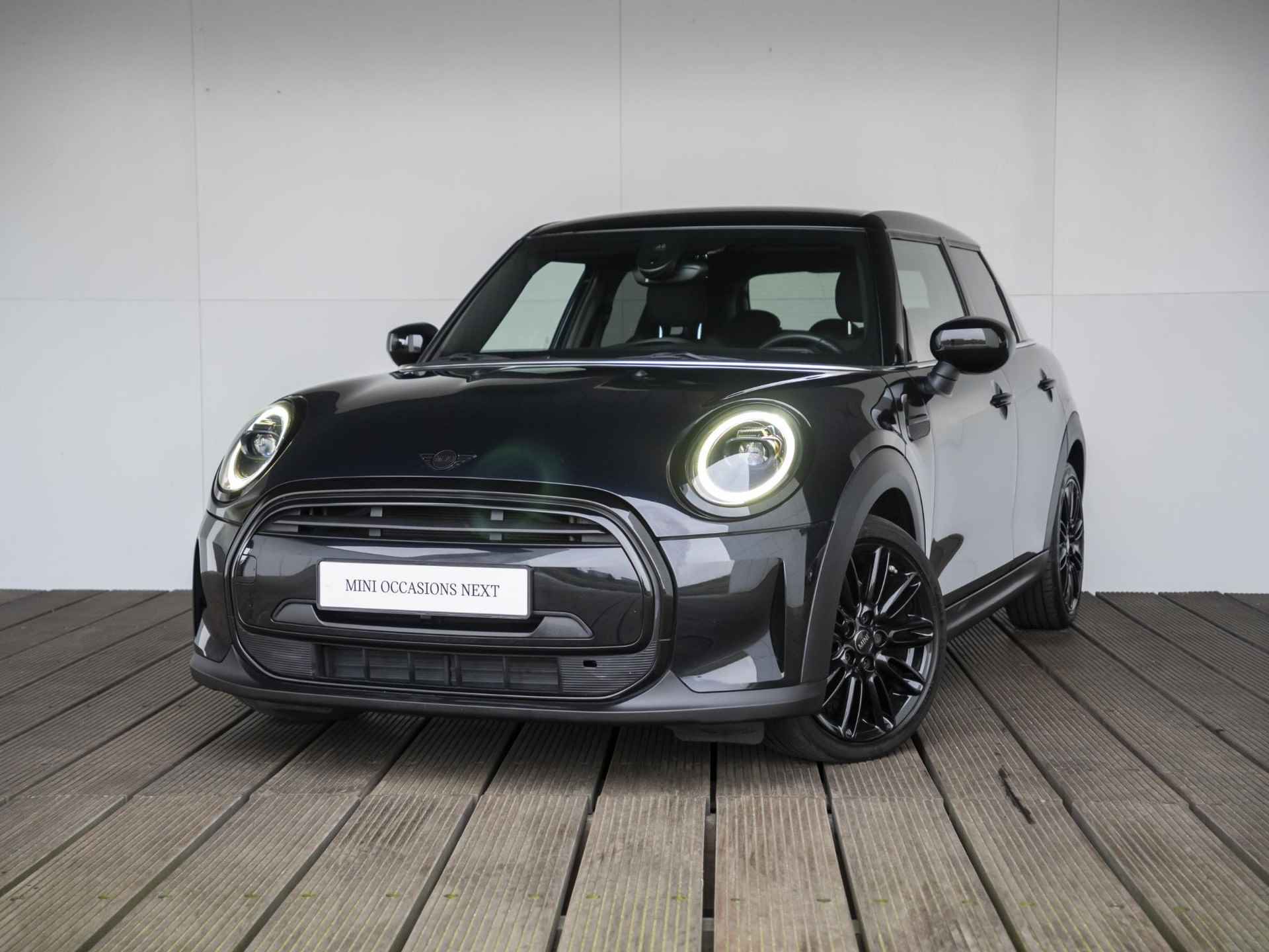 MINI 5-deurs Cooper Aut. Driving Assistant Pakket + Piano Black Exterior pack - 42/42