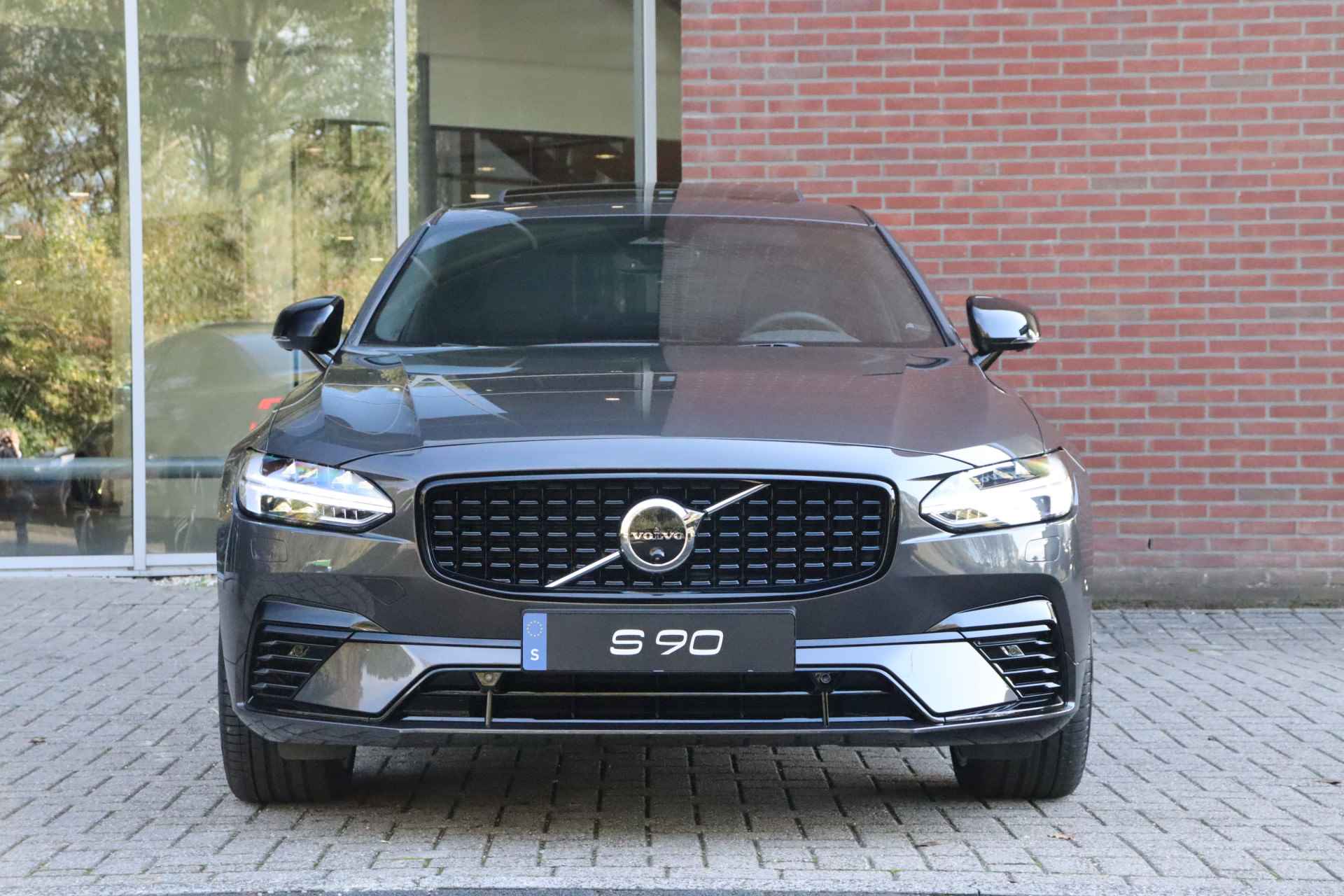 Volvo S90 T8 AWD Recharge Ultimate Dark | Nieuw! | Luchtvering | 360° Camera | Head-Up Display | Schuifdak | Harman Kardon | Adaptieve Cru - 3/61