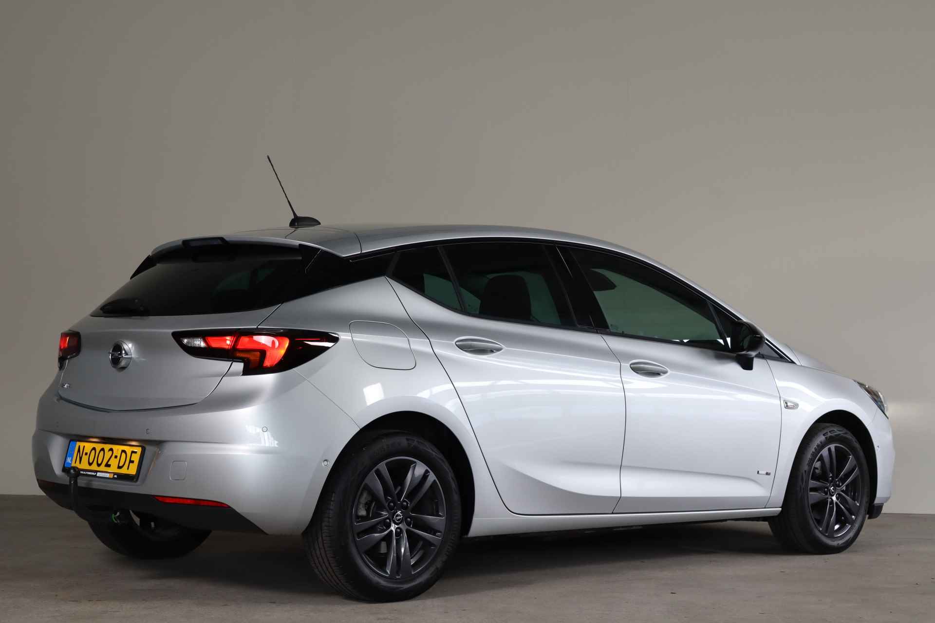 Opel Astra 1.2 Design & Tech NL-Auto!! Apple-Carplay I Nav I Dode-hoek -- 2de Pinksterdag open van 11.00 t/m 15.30 uur -- - 3/35