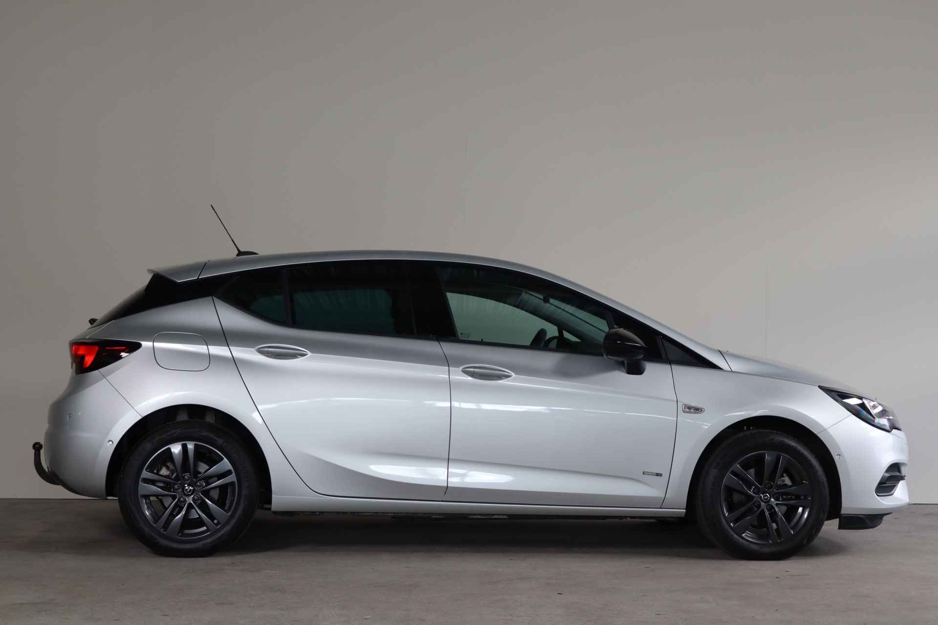 Opel Astra 1.2 Design & Tech NL-Auto!! Apple-Carplay I Nav I Dode-hoek -- 2de Pinksterdag open van 11.00 t/m 15.30 uur -- - 34/35