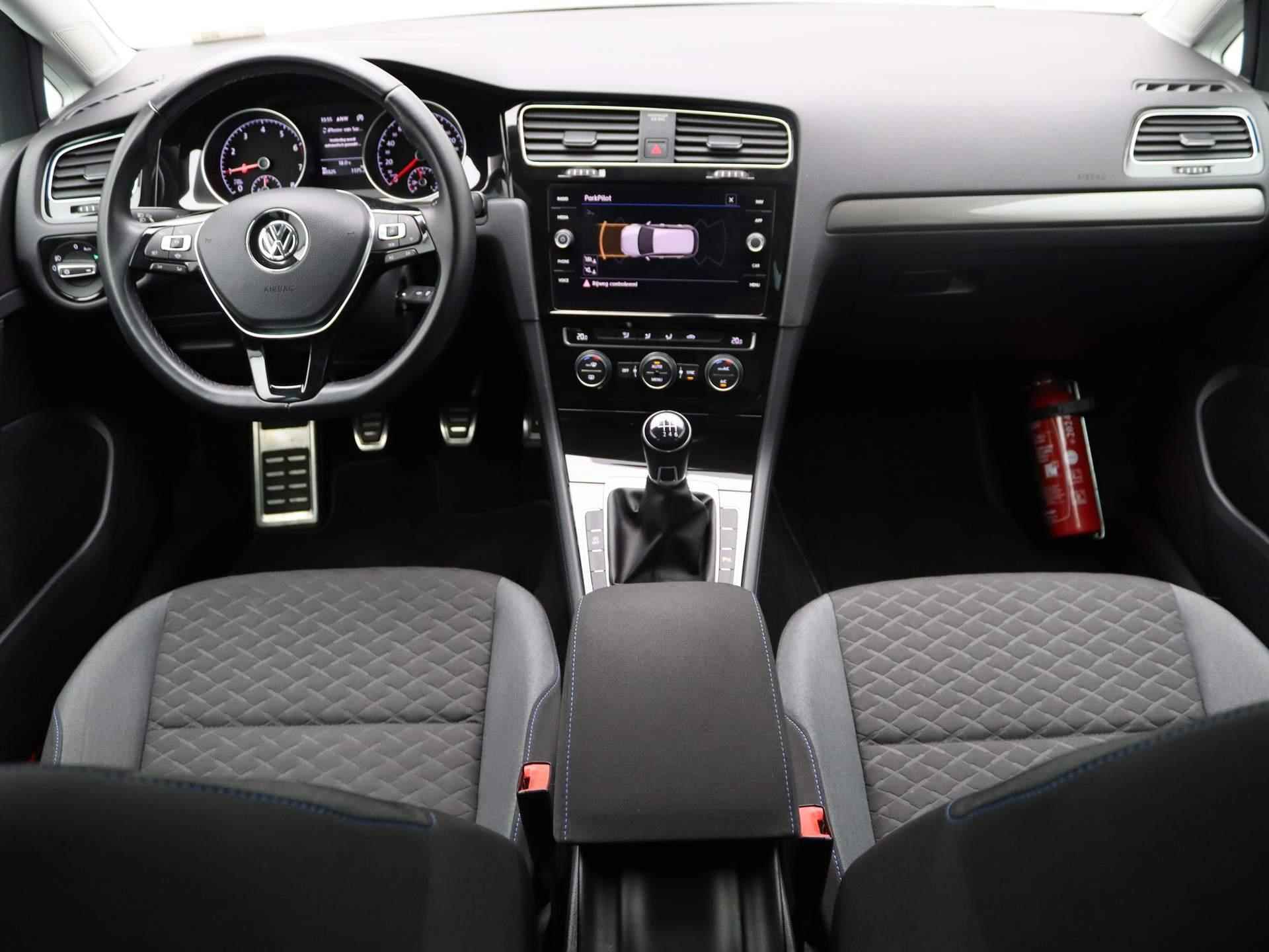 Volkswagen Golf 1.0 TSI Comfortline Join 110 PK | Apple Carplay | Android Auto | Navigatie | Parkeersensoren | Achteruitrij Camera | Adaptive Cruise Control | Lichtmetalen Velgen | Climate Control | - 8/33