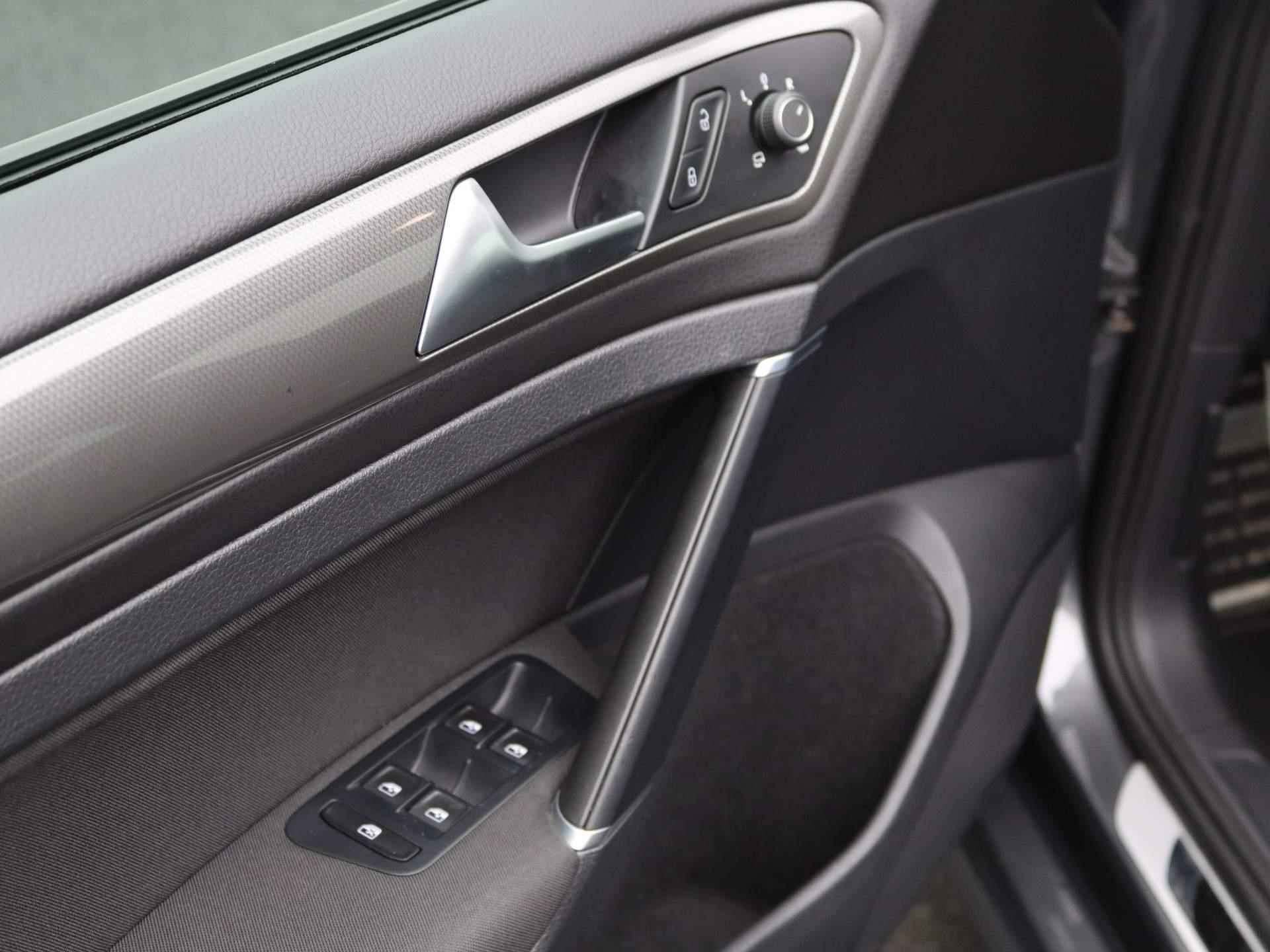 Volkswagen Golf 1.0 TSI Comfortline Join 110 PK | Apple Carplay | Android Auto | Navigatie | Parkeersensoren | Achteruitrij Camera | Adaptive Cruise Control | Lichtmetalen Velgen | Climate Control | - 12/33