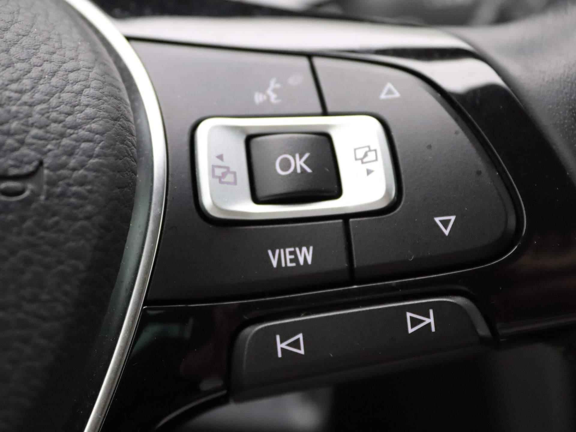 Volkswagen Golf 1.0 TSI Comfortline Join 110 PK | Apple Carplay | Android Auto | Navigatie | Parkeersensoren | Achteruitrij Camera | Adaptive Cruise Control | Lichtmetalen Velgen | Climate Control | - 19/33