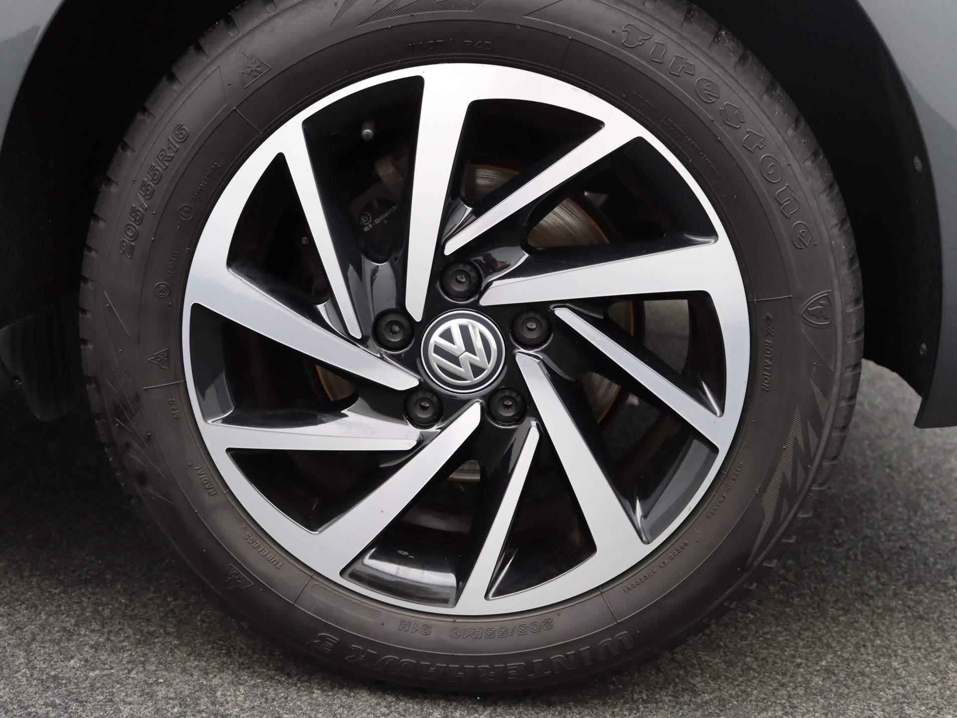 Volkswagen Golf 1.0 TSI Comfortline Join 110 PK | Apple Carplay | Android Auto | Navigatie | Parkeersensoren | Achteruitrij Camera | Adaptive Cruise Control | Lichtmetalen Velgen | Climate Control | - 27/33