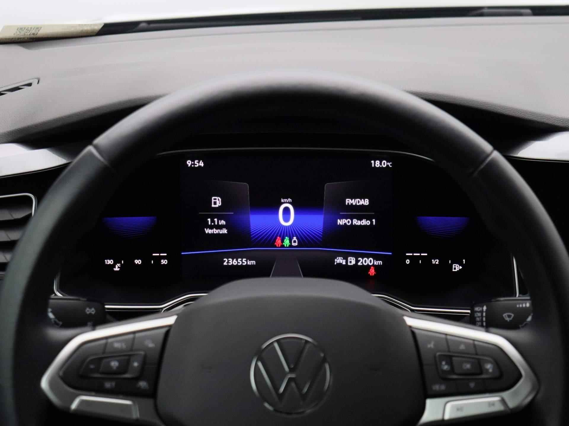 Volkswagen Polo 1.0 TSI Style 95 PK | Apple Carplay | Android Auto | Parkeersensoren | Camera | IQ.Light | Climate Control | Adaptive Cruise Control | Stoelverwarming | Travel Assist | Spiegels inklapbaar | - 9/40
