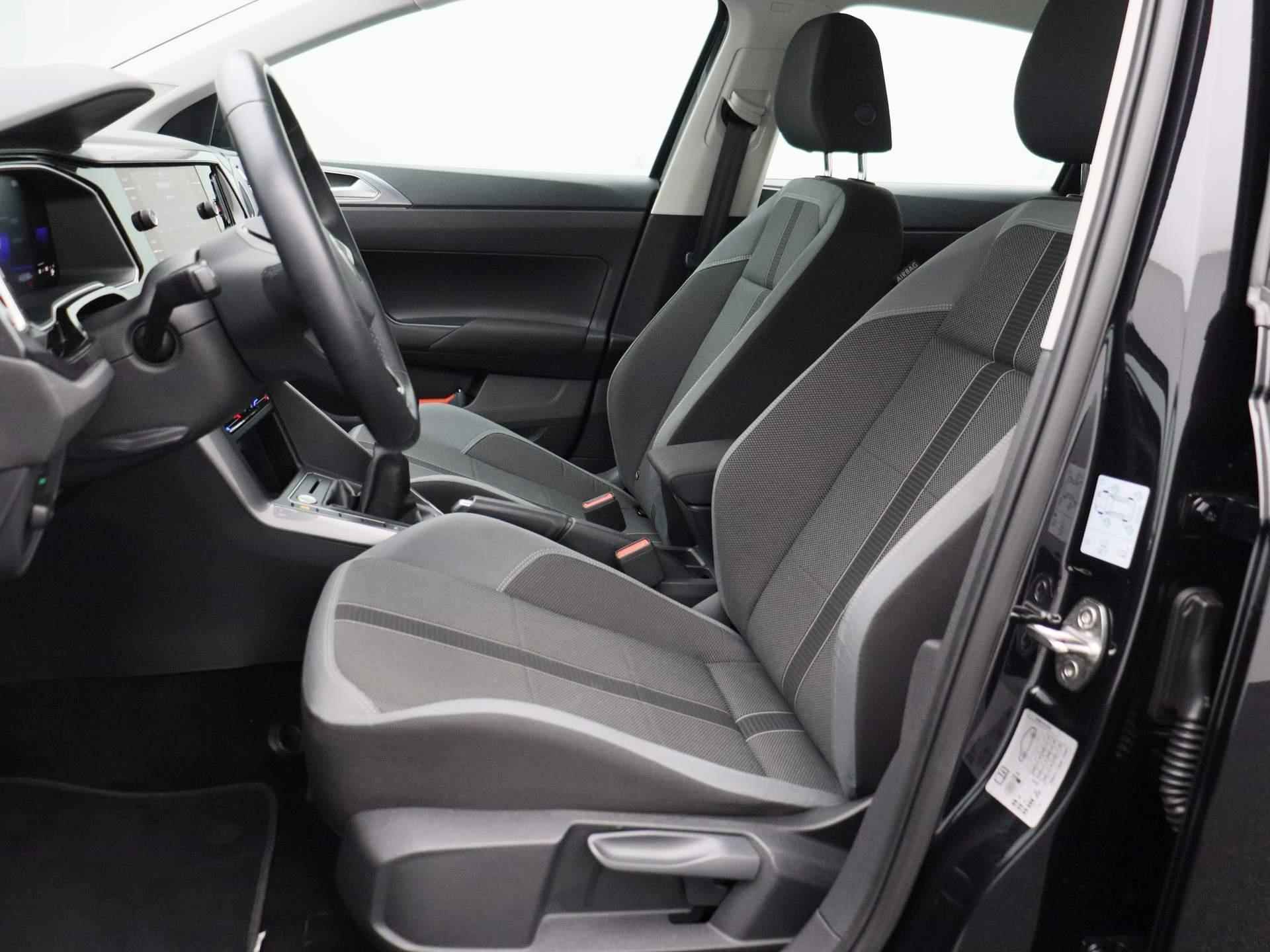 Volkswagen Polo 1.0 TSI Style 95 PK | Apple Carplay | Android Auto | Parkeersensoren | Camera | IQ.Light | Climate Control | Adaptive Cruise Control | Stoelverwarming | Travel Assist | Spiegels inklapbaar | - 13/40
