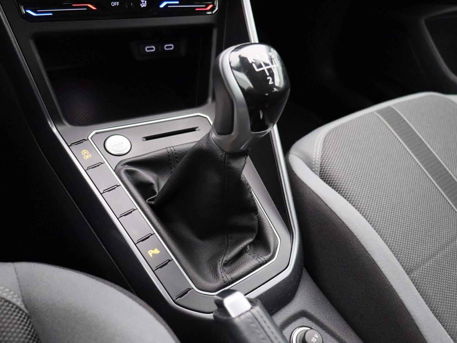 Volkswagen Polo 1.0 TSI Style 95 PK | Apple Carplay | Android Auto | Parkeersensoren | Camera | IQ.Light | Climate Control | Adaptive Cruise Control | Stoelverwarming | Travel Assist | Spiegels inklapbaar | - 22/40