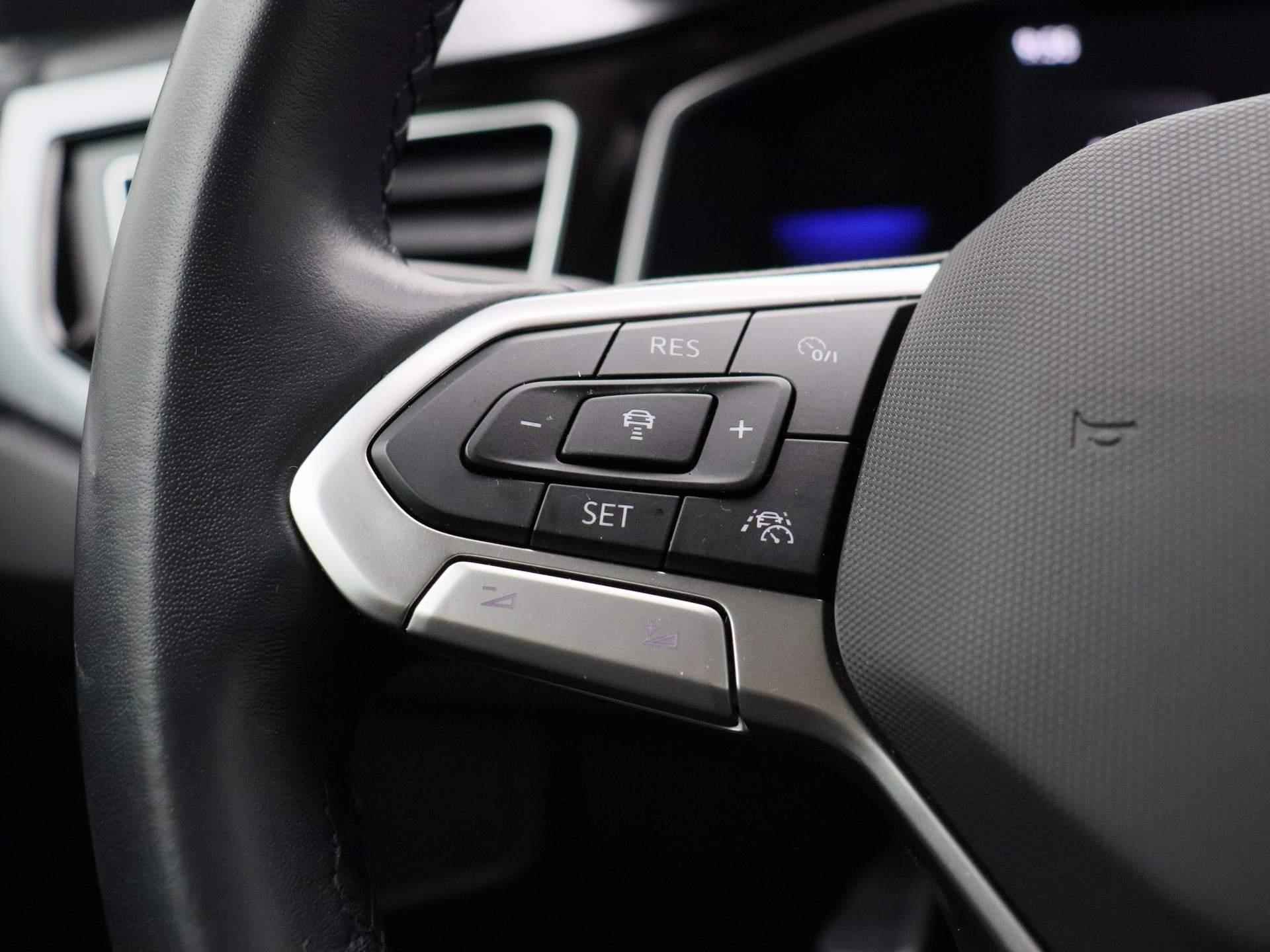 Volkswagen Polo 1.0 TSI Style 95 PK | Apple Carplay | Android Auto | Parkeersensoren | Camera | IQ.Light | Climate Control | Adaptive Cruise Control | Stoelverwarming | Travel Assist | Spiegels inklapbaar | - 24/40