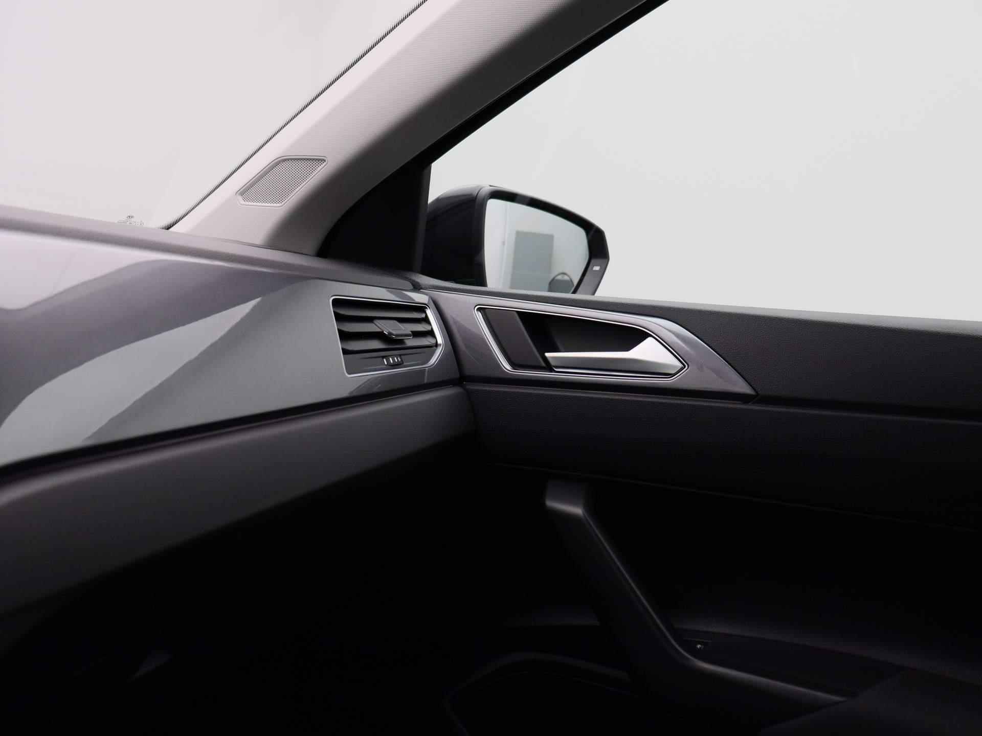 Volkswagen Polo 1.0 TSI Style 95 PK | Apple Carplay | Android Auto | Parkeersensoren | Camera | IQ.Light | Climate Control | Adaptive Cruise Control | Stoelverwarming | Travel Assist | Spiegels inklapbaar | - 28/40