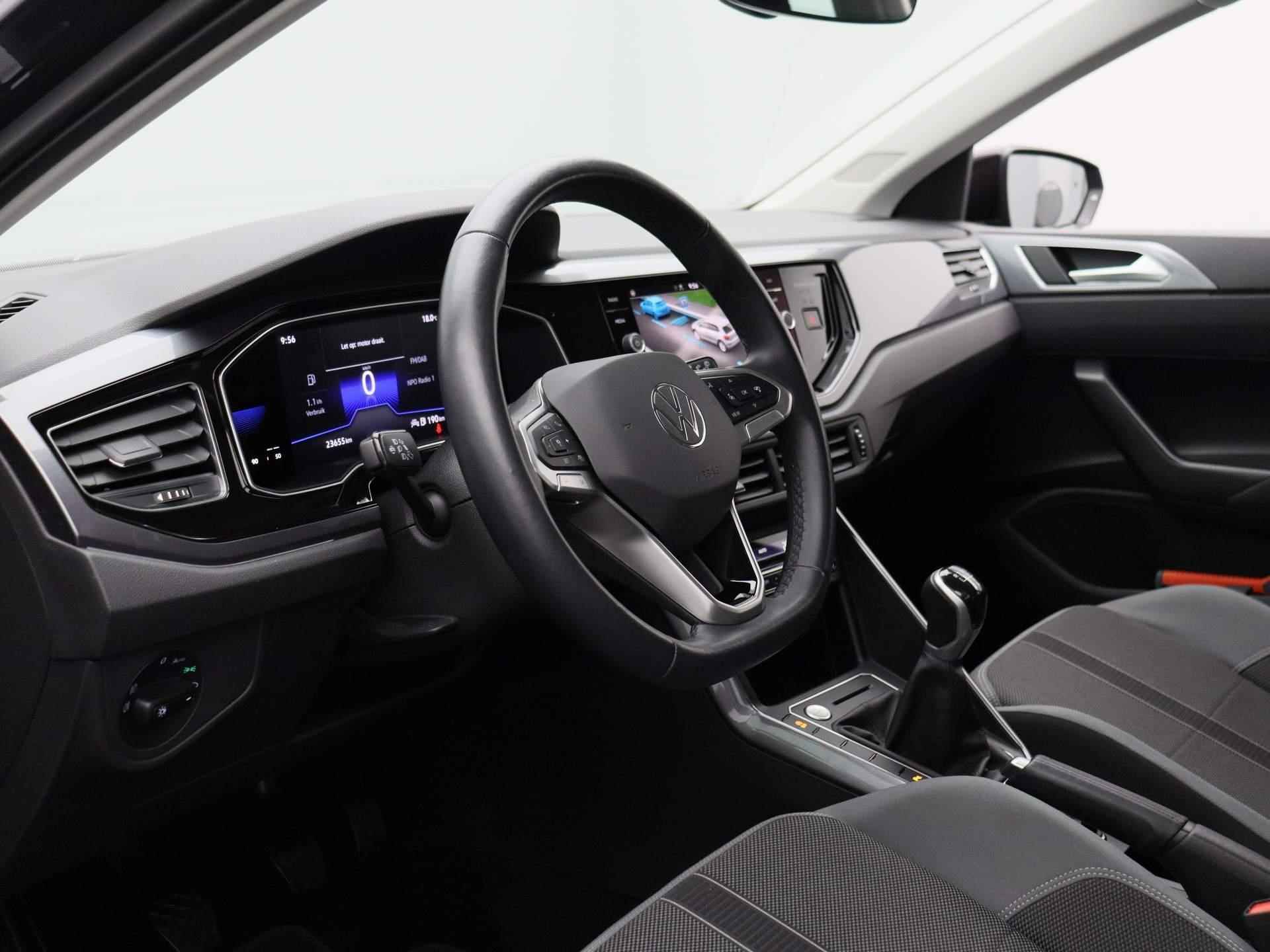 Volkswagen Polo 1.0 TSI Style 95 PK | Apple Carplay | Android Auto | Parkeersensoren | Camera | IQ.Light | Climate Control | Adaptive Cruise Control | Stoelverwarming | Travel Assist | Spiegels inklapbaar | - 32/40