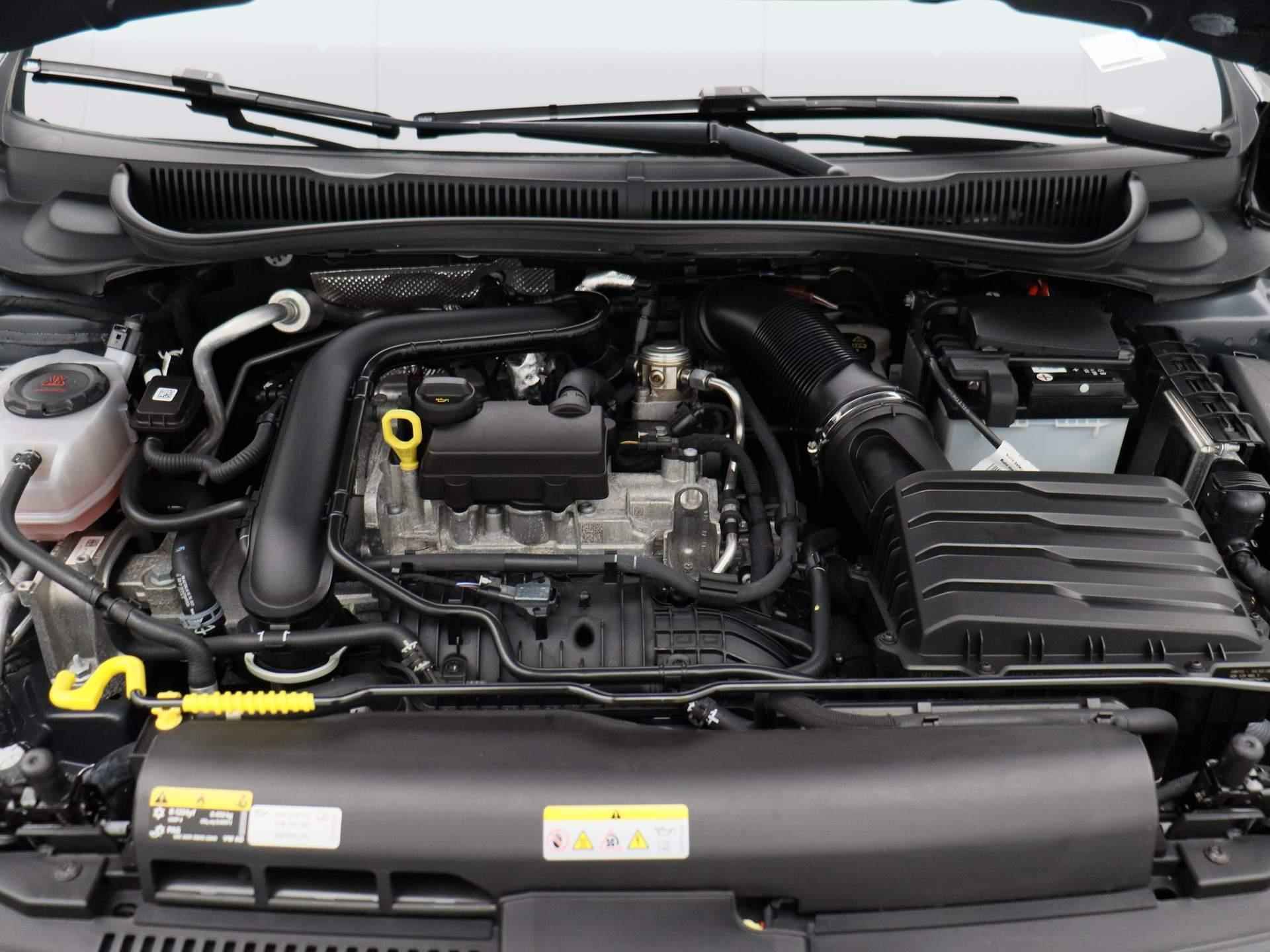 Volkswagen Polo 1.0 TSI Style 95 PK | Apple Carplay | Android Auto | Parkeersensoren | Camera | IQ.Light | Climate Control | Adaptive Cruise Control | Stoelverwarming | Travel Assist | Spiegels inklapbaar | - 36/40