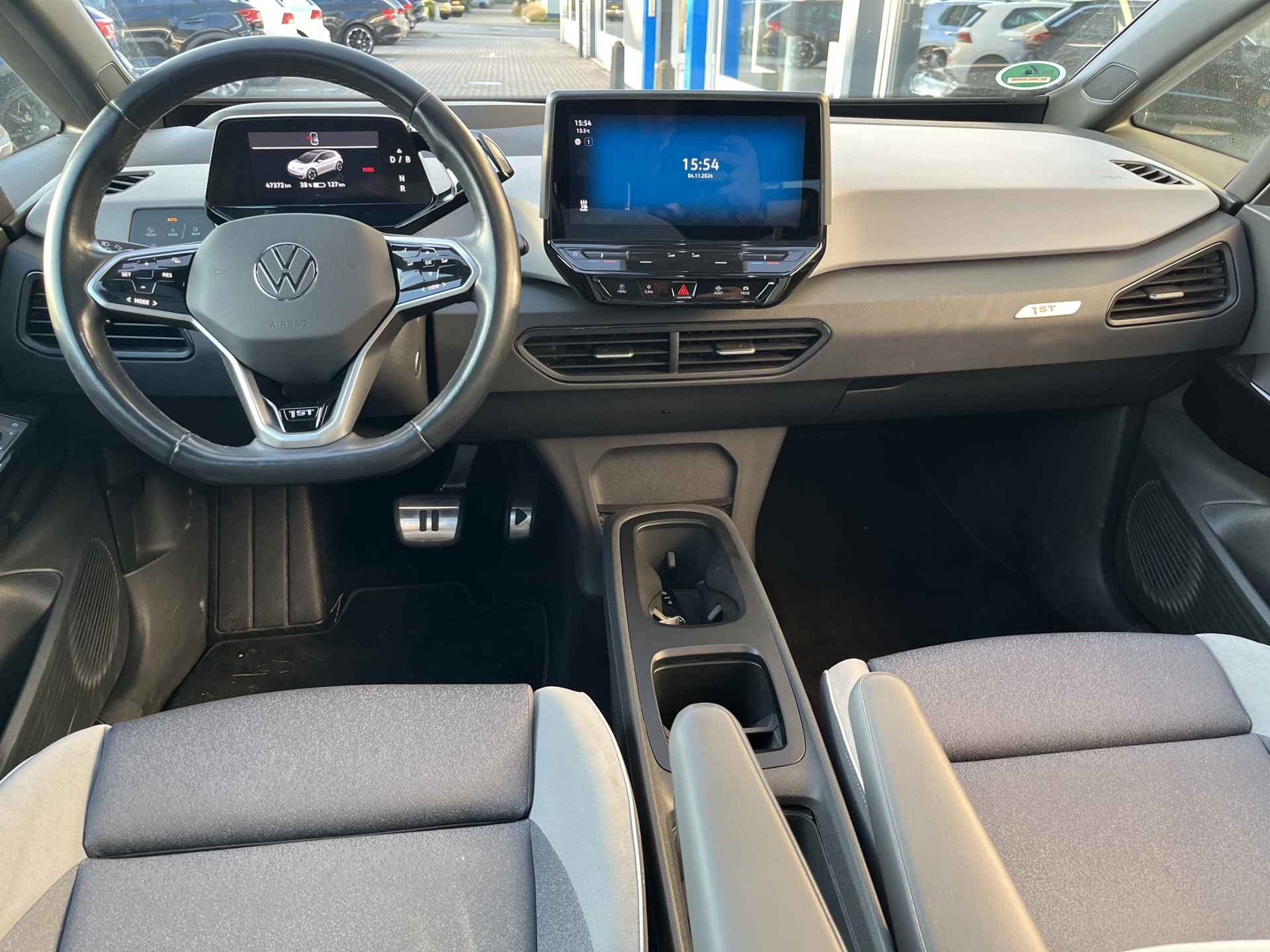 Volkswagen ID.3 First Max 58 kWh / SUBSIDIE/ 8% BIJTELLING/ PANO/ CAMERA/ PARK. SENSOREN/ MATRIX/ ERGO ACTIVE/ DODE HOEK/ HEAD UP DISPLAY/ KEYLESS/ STOEL EN STUUR VERWARM./ ADAPT. CRUISE/ APP CONNECT/ NAVI/ CLIMA/ DAB/ - 9/27