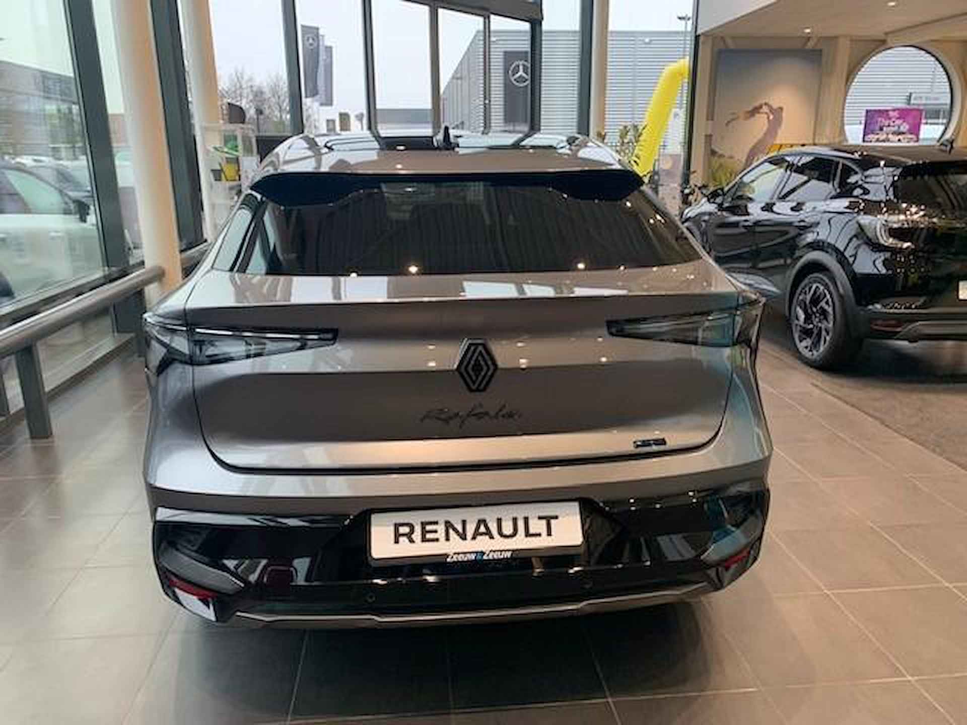 Renault Rafale 1.2 E-Tech Hybrid 200 esprit Alpine Nu met 2.500 euro voorraad voordeel bij Zeeuw & Zeeuw Naaldwijk - 3/16