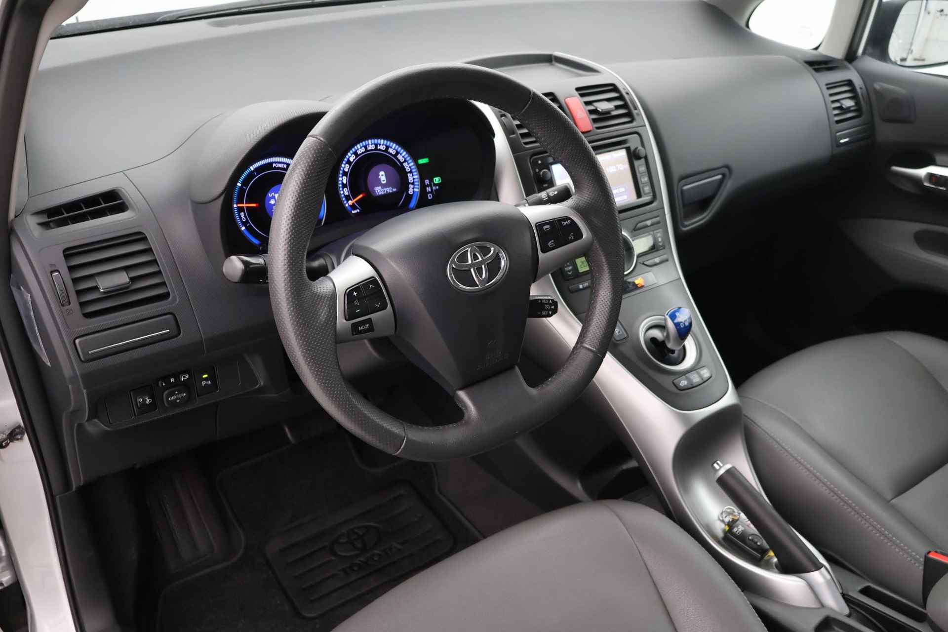 Toyota Auris 1.8 Hybrid Business Navigatie Leder Automaat - 2/33