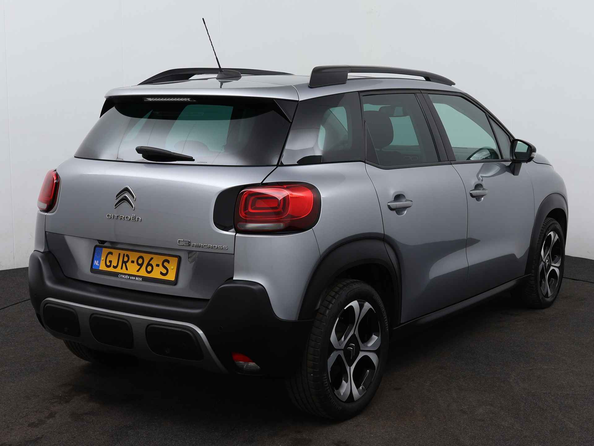 Citroën C3 Aircross PureTech 130pk Automaat Shine | Rijklaar | Panorama dak | parkeersensoren rondom | camera achter | Navigatie | - 2/27