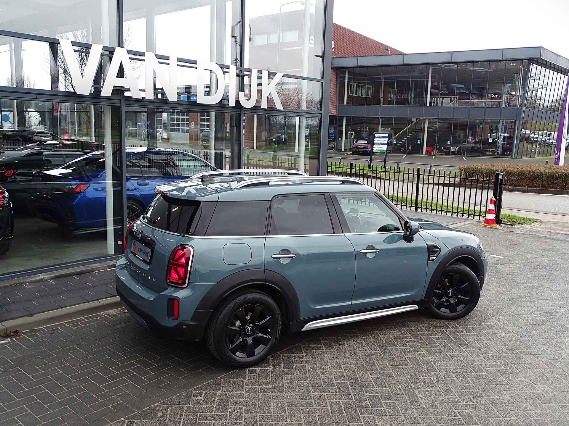 MINI Countryman 1.5 Bus. Ed. Afn.Trekhaak Led Head-up Nav.Plus Apple Carplay Sportstoelen 17" LM Velgen - 42/43