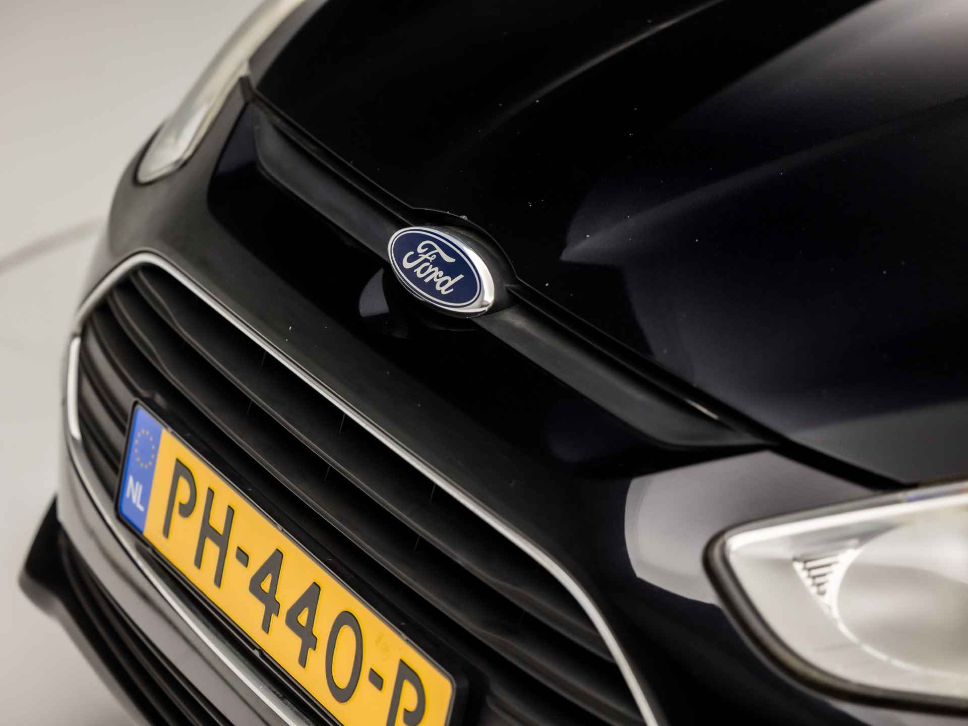 Ford B-MAX 1.0 EcoBoost Titanium (PANORAMADAK, NAVIGATIE, CLIMATE, STOELVERWARMING, GETINT GLAS, SPORTSTOELEN, PARKEERSENSOREN, BLUETOOTH, NIEUWSTAAT) - 18/34