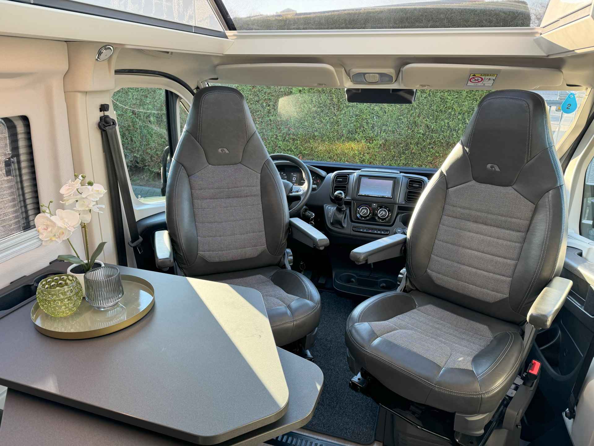 Adria Twin Supreme 640 SLB 160 pk AUTOMAAT 9-Traps Euro6 Fiat Ducato Maxi **Enkele lengtebedden/4 zitplaatsen/Luifel/Trekhaak/Slechts - 30/71