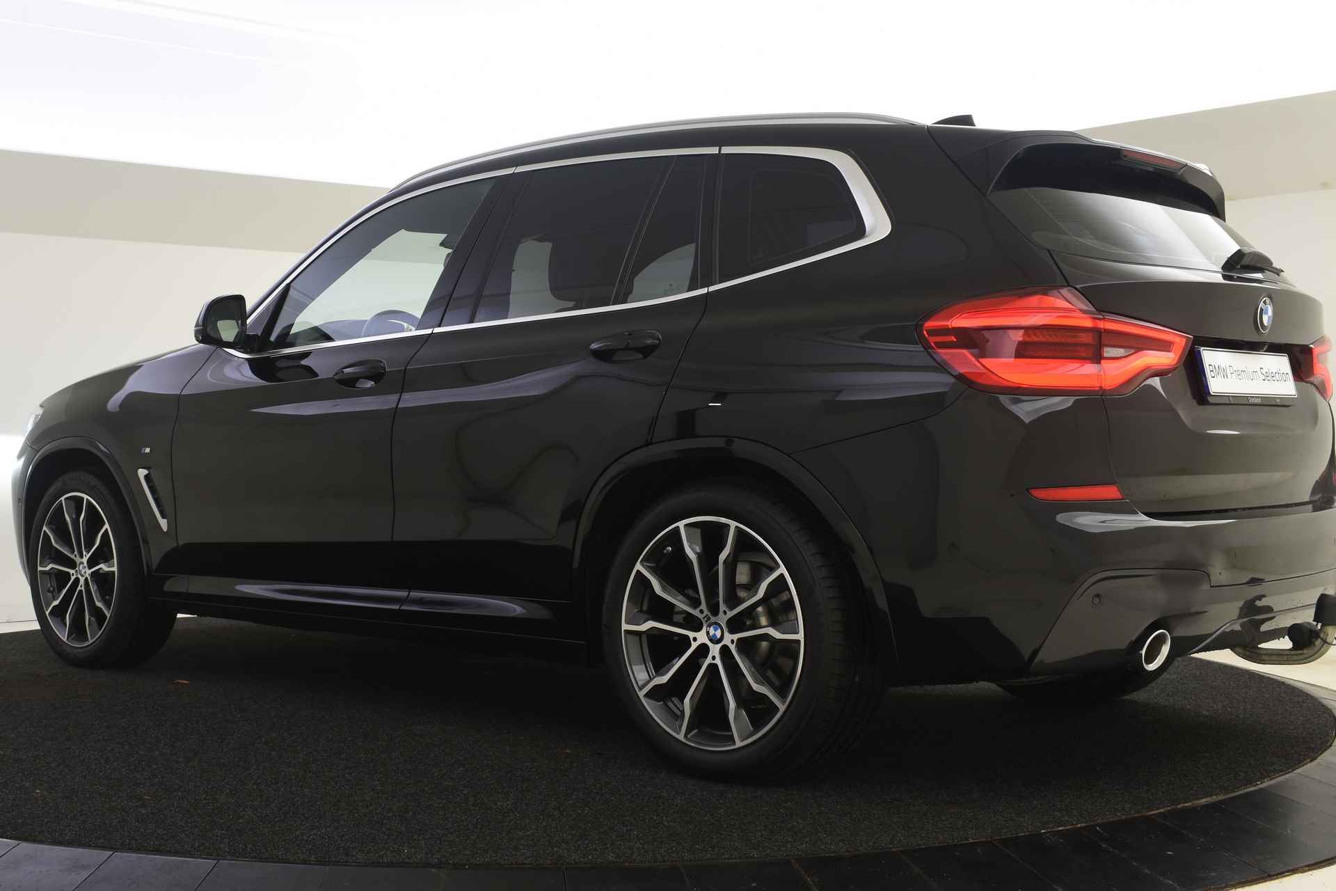 BMW X3 xDrive20i High Executive M Sportpakket / Sportstoelen / Adaptieve LED / Parking Assistant Plus / Live Cockpit Professional / Driving Assistant Plus - 6/49