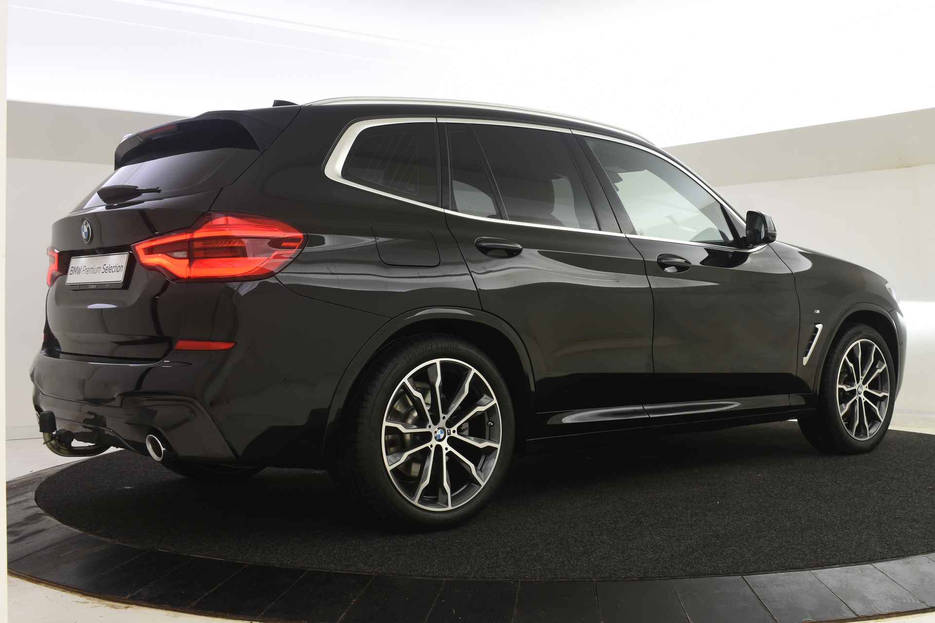 BMW X3 xDrive20i High Executive M Sportpakket / Sportstoelen / Adaptieve LED / Parking Assistant Plus / Live Cockpit Professional / Driving Assistant Plus - 7/49